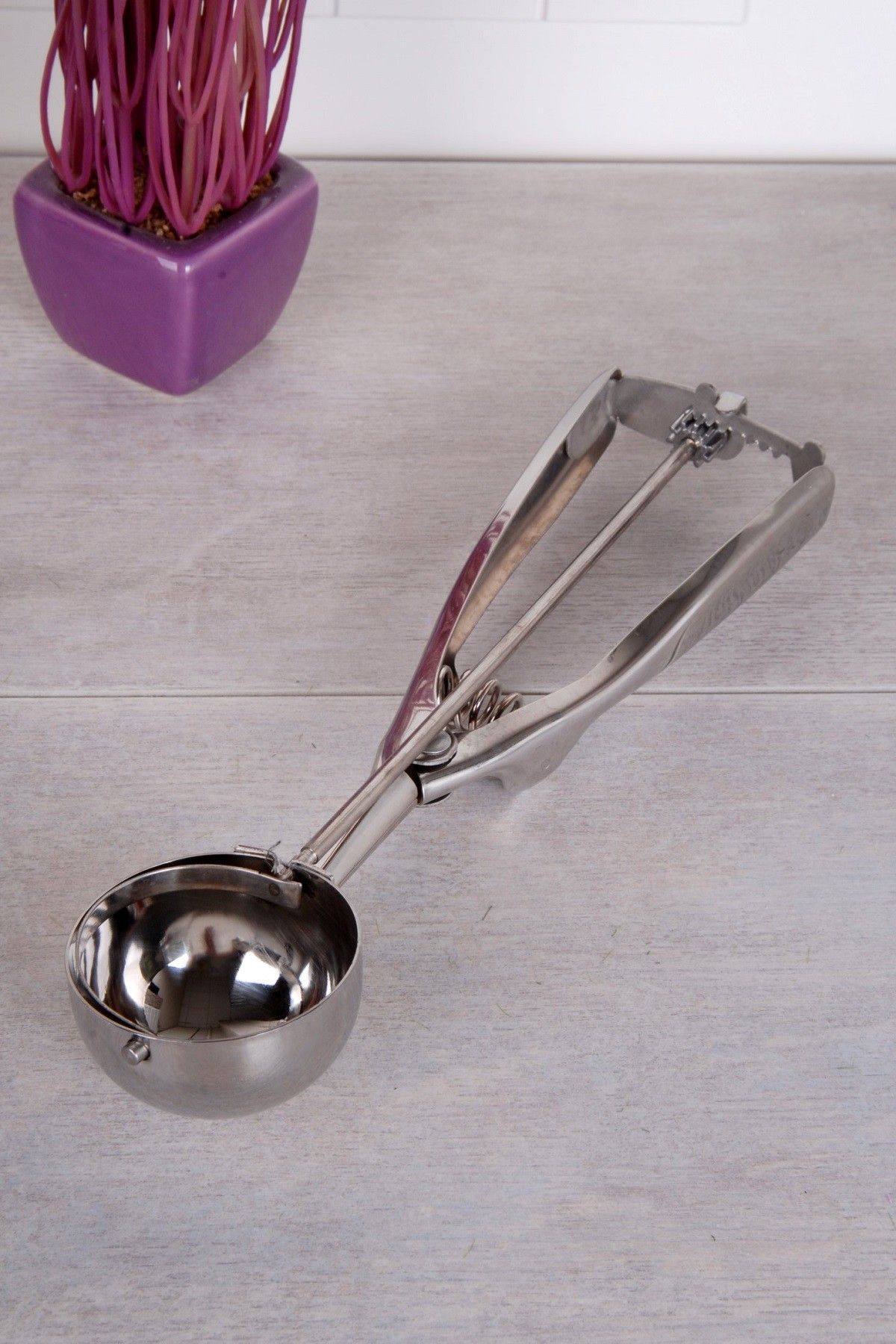 Queen’s Kitchen Çelik Lüx Top Şeklinde Dondurma Kaşığı C-ZZ-16027-1-5 cm