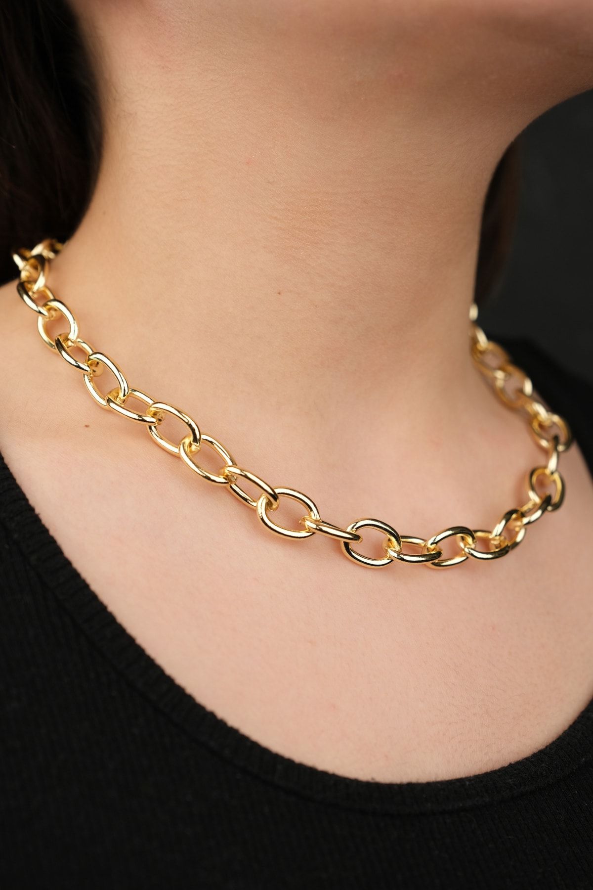 Gold fashion necklace store
