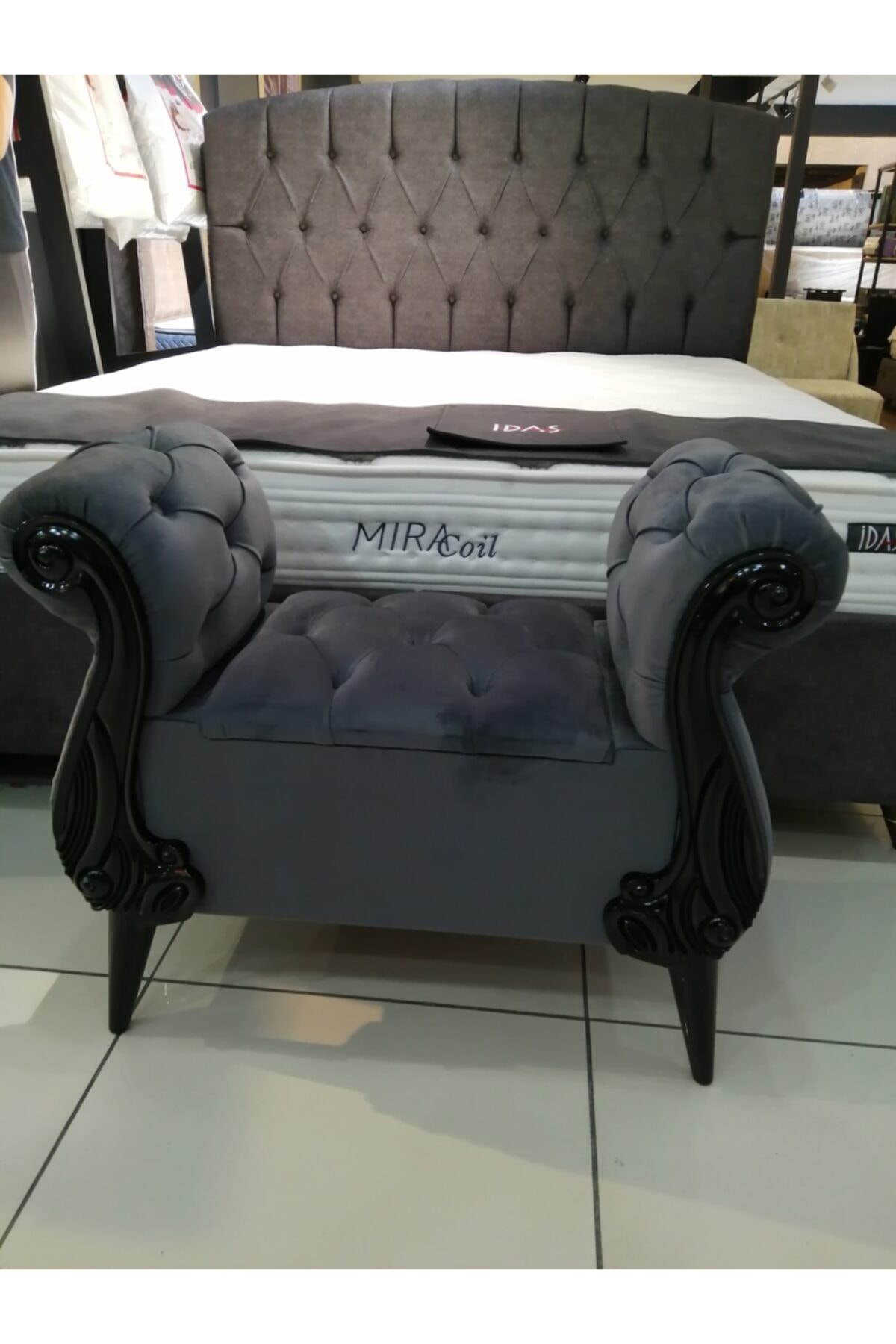 İnci puf Iki Kollu Kapitone Puf