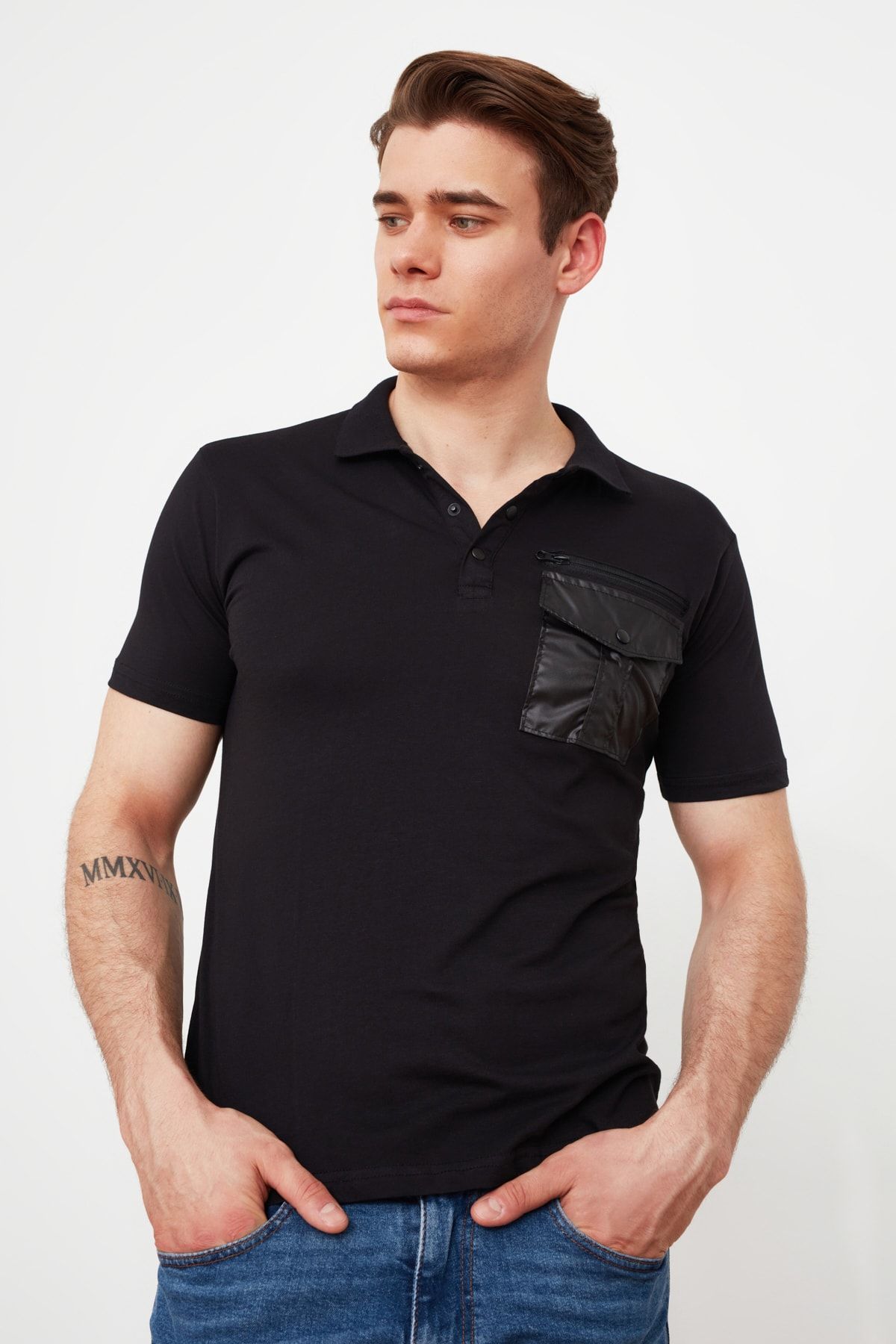 TRENDYOL MAN Siyah Erkek Regular Fit Kısa Kollu Tek Cepli Polo Yaka T-shirt TMNSS21PO0091