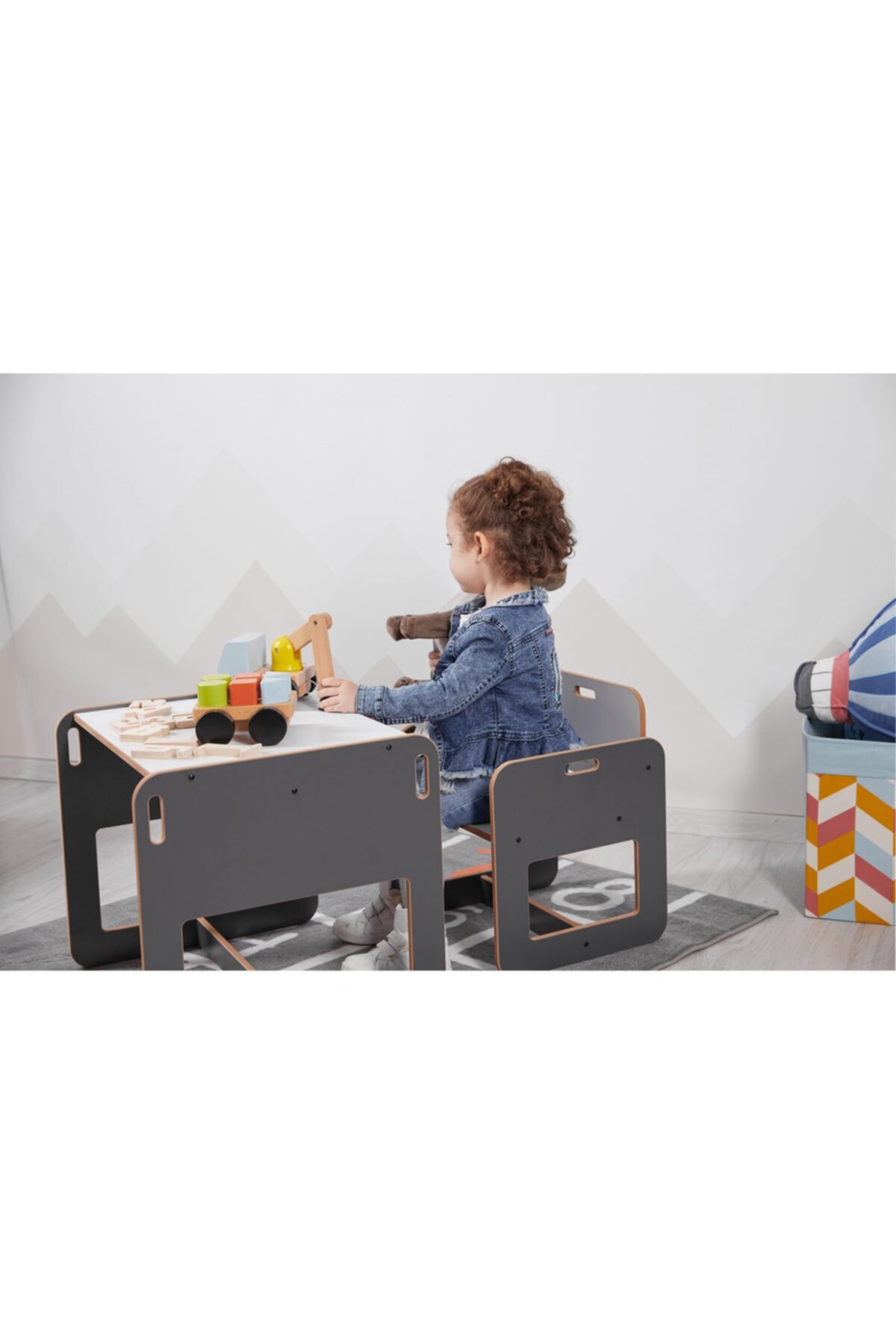 Minera 2-4 Yaş Kumru Montessori Çocuk Oyun, Çalışma, Aktivite Masası Ve Sandalyesi / Antrasit