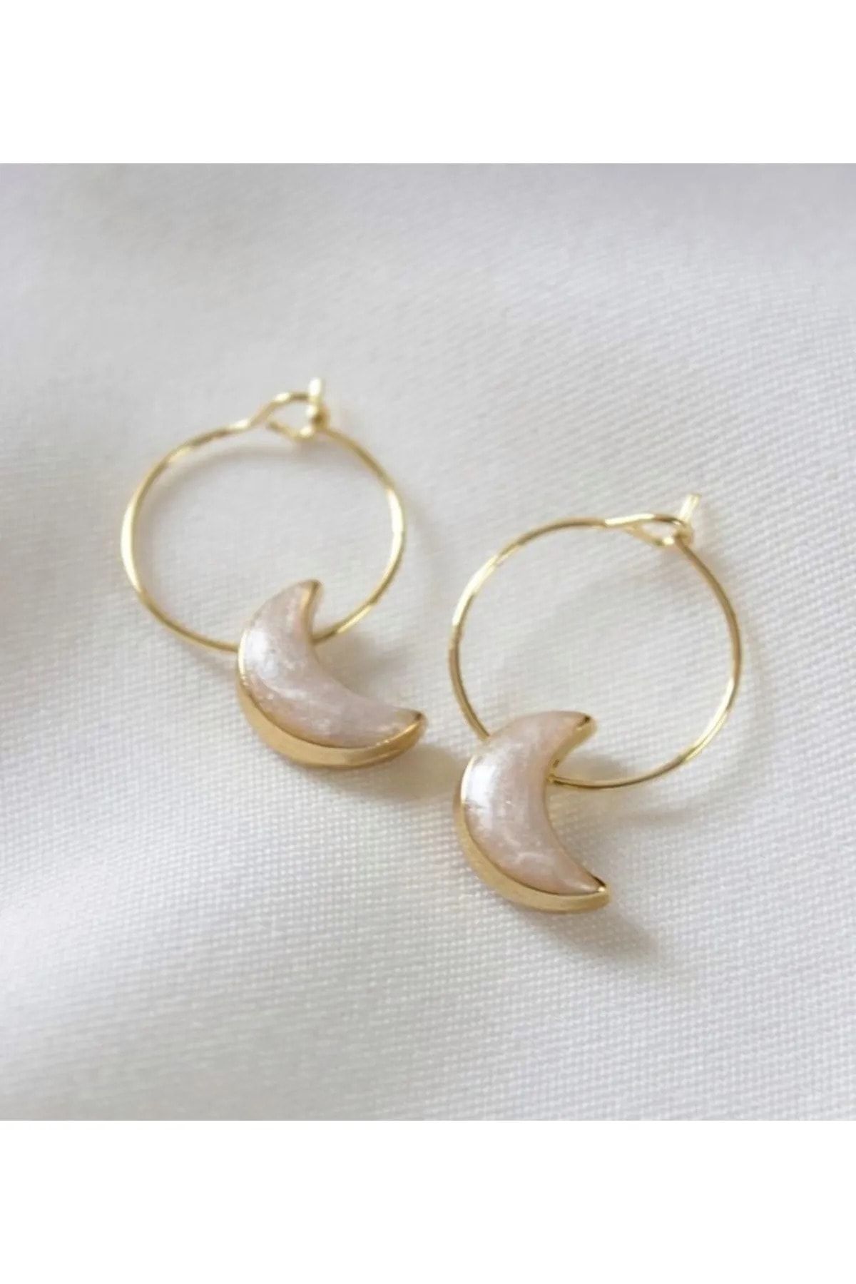 Claritas Tak Women s Gold Plated White Mother of Pearl Enameled