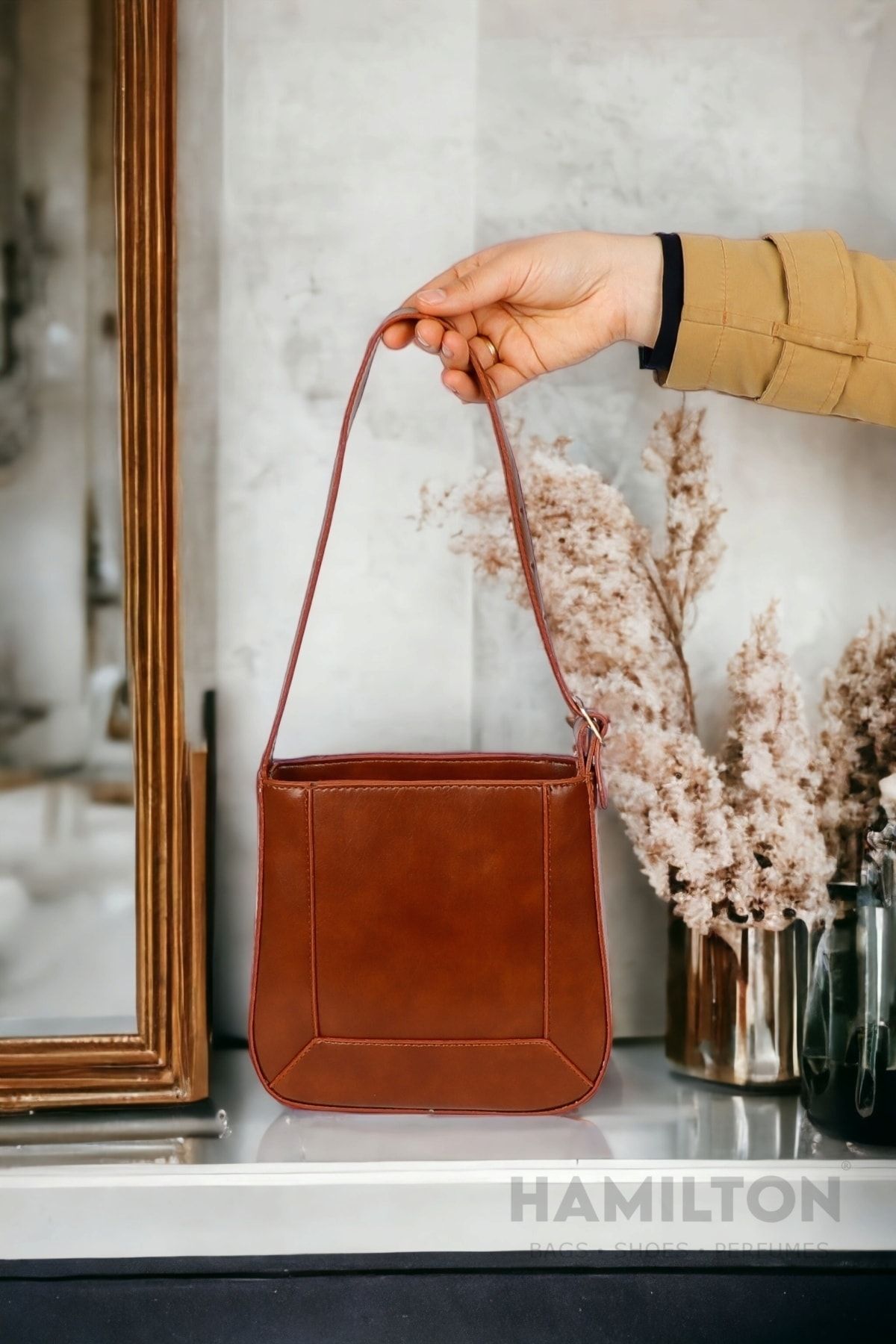 Hamilton hotsell shoulder bag