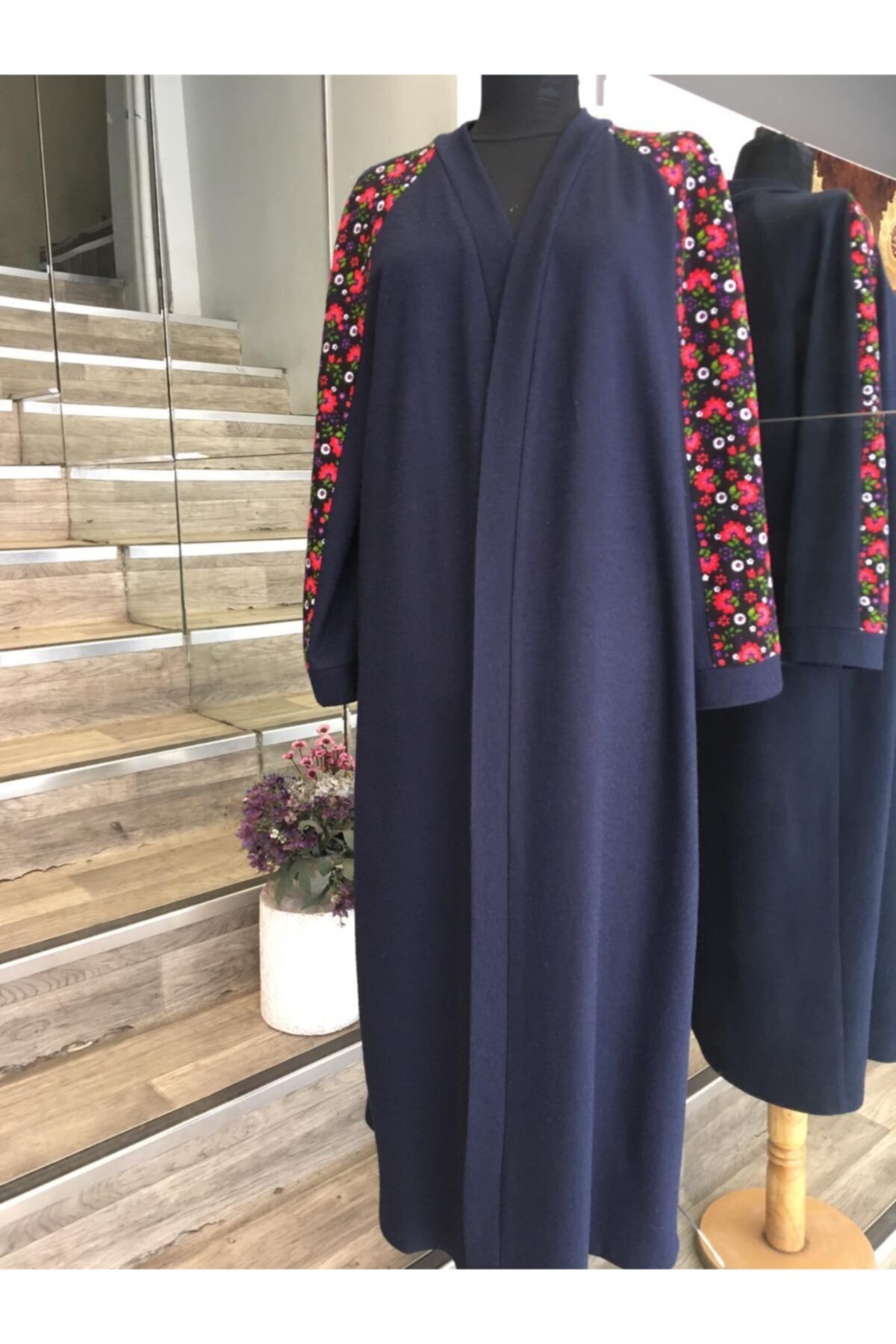 bb tasarım Kadın Lacivert Kolları Çiçek Desenli Keçe Divitin Kap