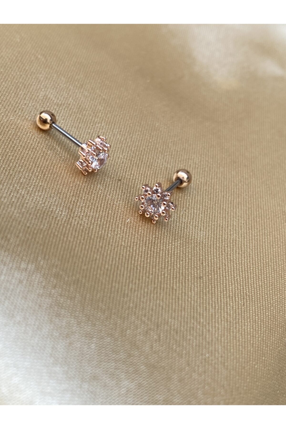 TAKIKRALI Güneş Figürlü Rose Tragus Kıkırdak Helix Piercing