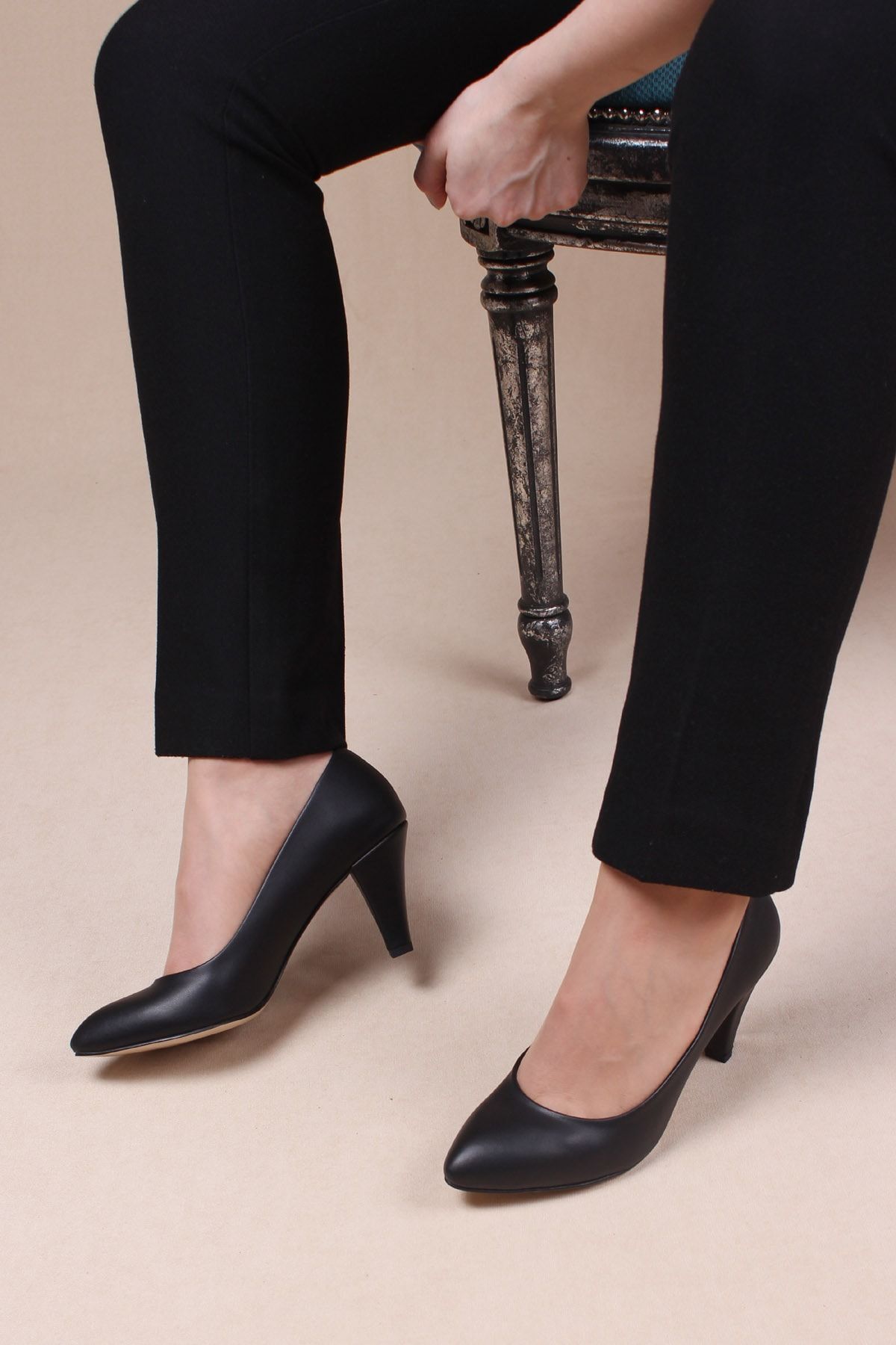 FG FUGASHOE Kadın Topuklu Ayakkabı Siyah Alçak Topuk Stiletto