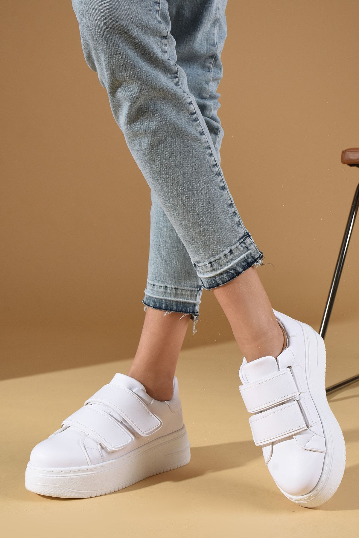 White platform velcro store sneakers