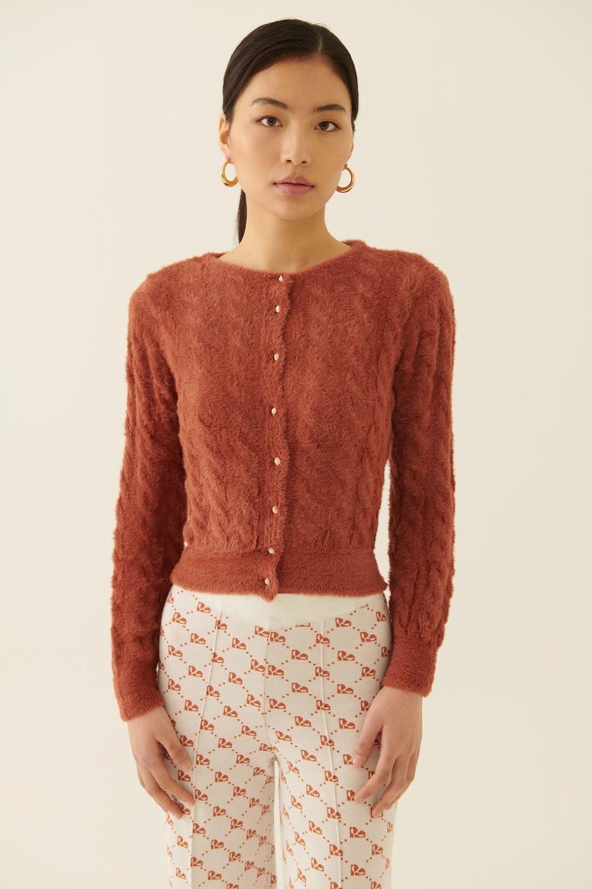 Perspective Illas Comfortable Fit V neck Standard Size Cinnamon