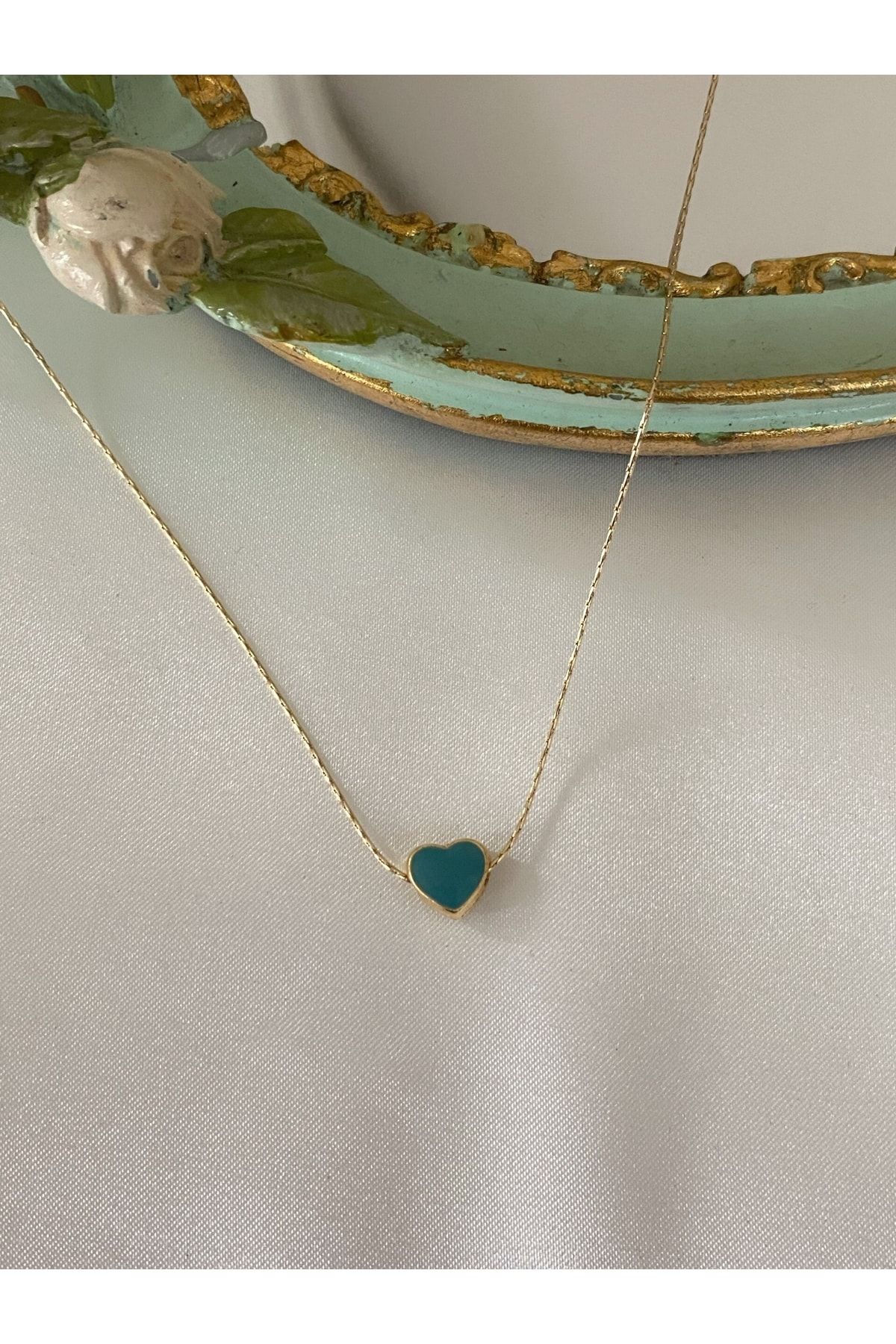 Green shop heart necklace