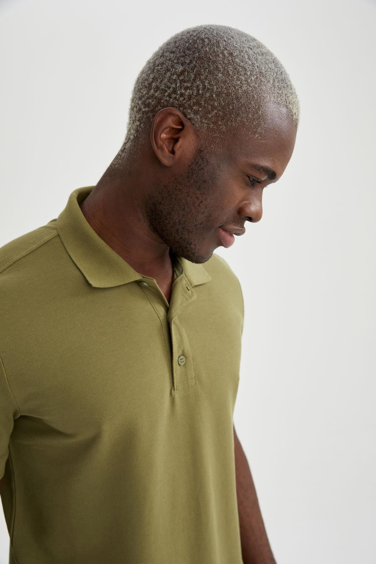 DeFacto Erkek Yeşil Regular Fit Polo Yaka Basic Kısa Kollu Yeşil Tişört M7676AZ21SP