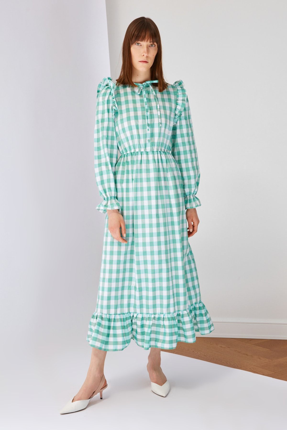 Trendyol Modest Yeşil Pötikare Bağlama Detaylı Dokuma Elbise TCTSS21EL3657