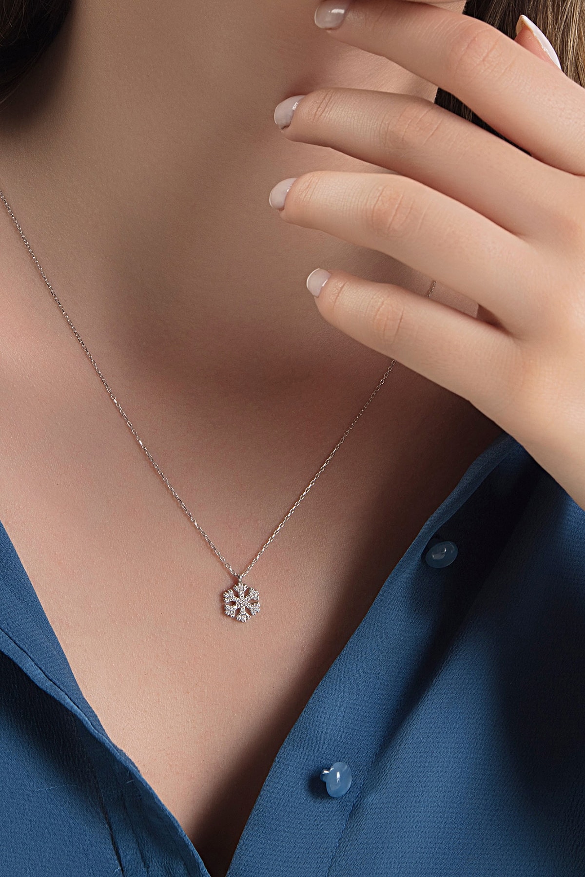 Silvea Küçük Kartanesi Zirkon Taşlı Kadın 925 Gümüş Kolye