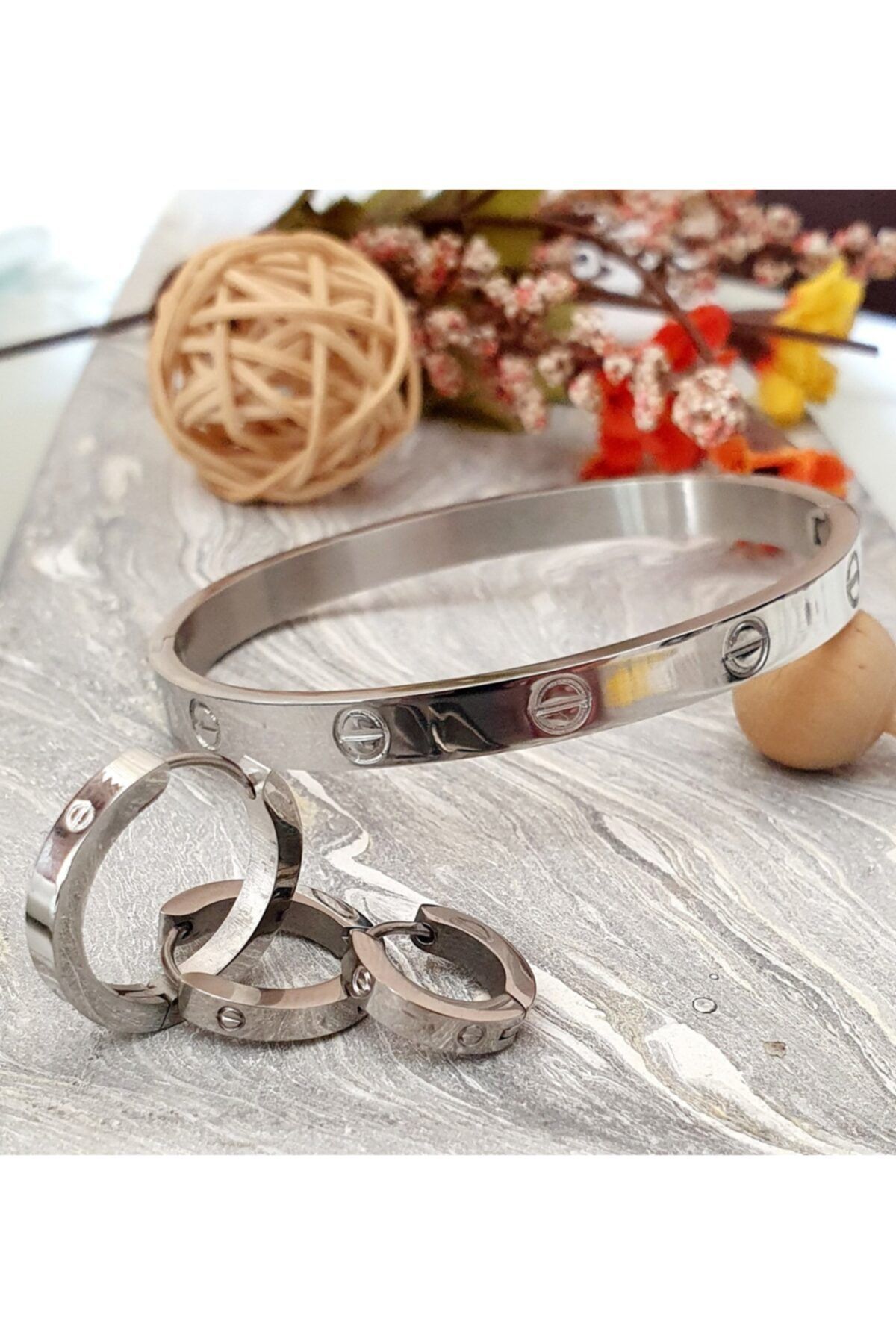 NTD NİLİNTAKIDÜKKANI Çelik Gümüş Renk Klasik Model Kelepçe Ve Çoklu Küpe