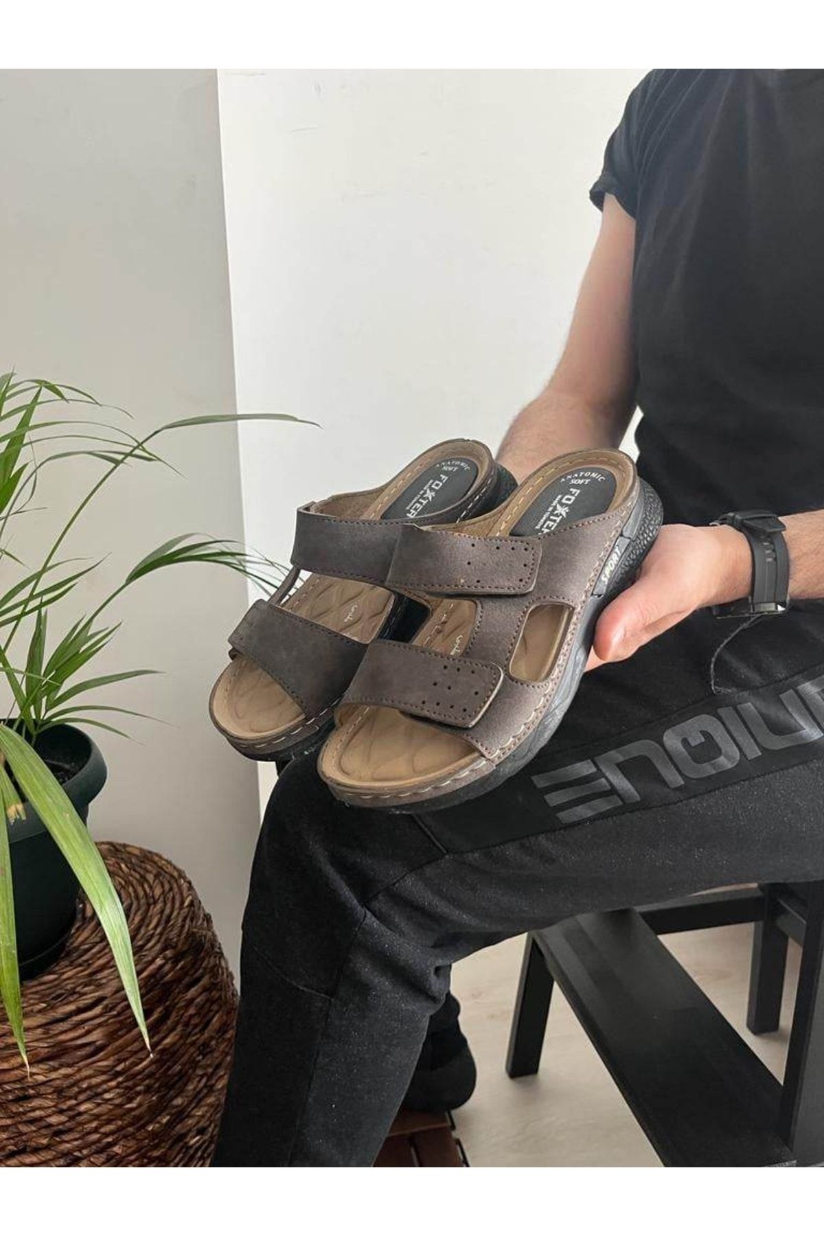 Velcro best sale adjustable slippers