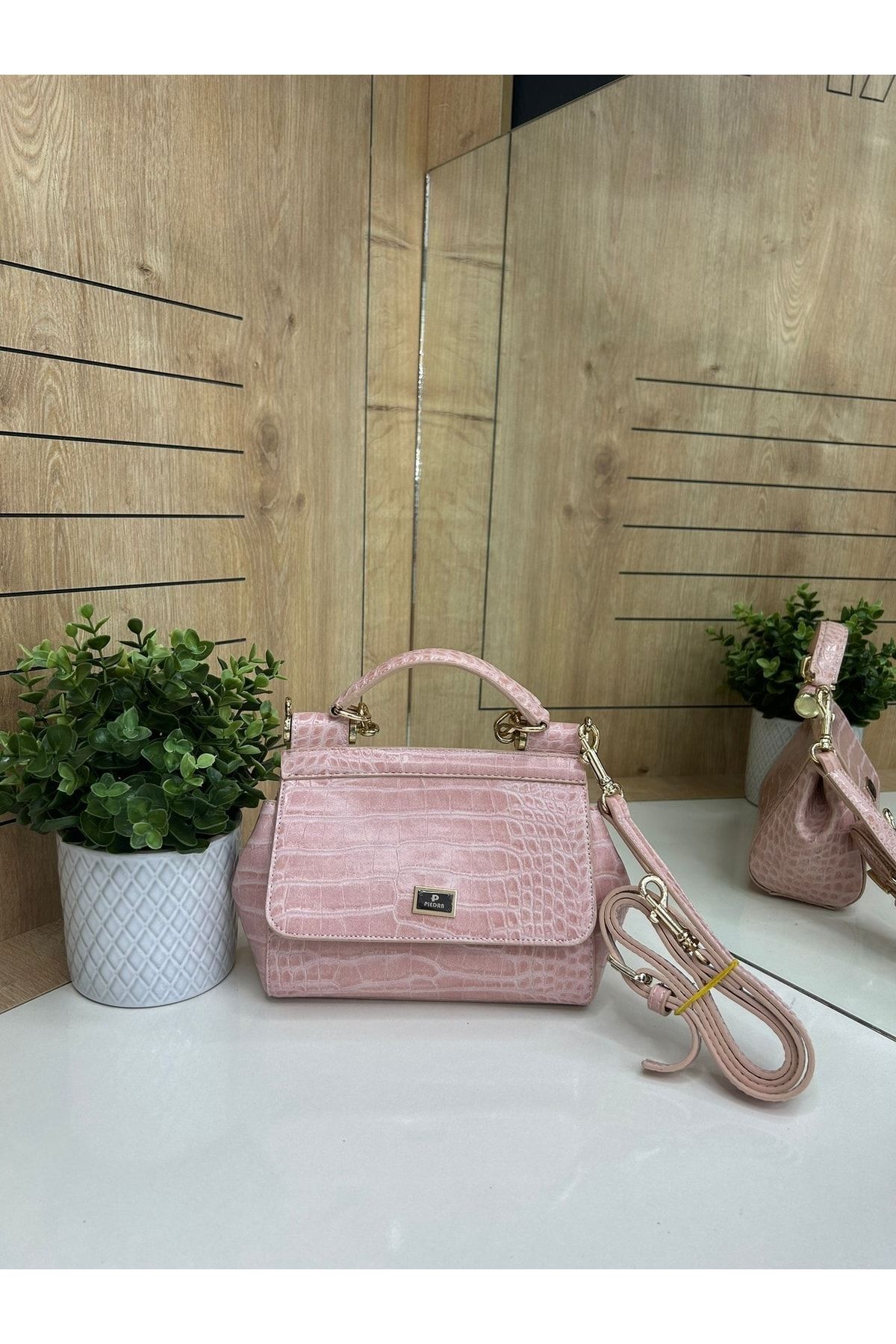 Sicily best sale bag sizes