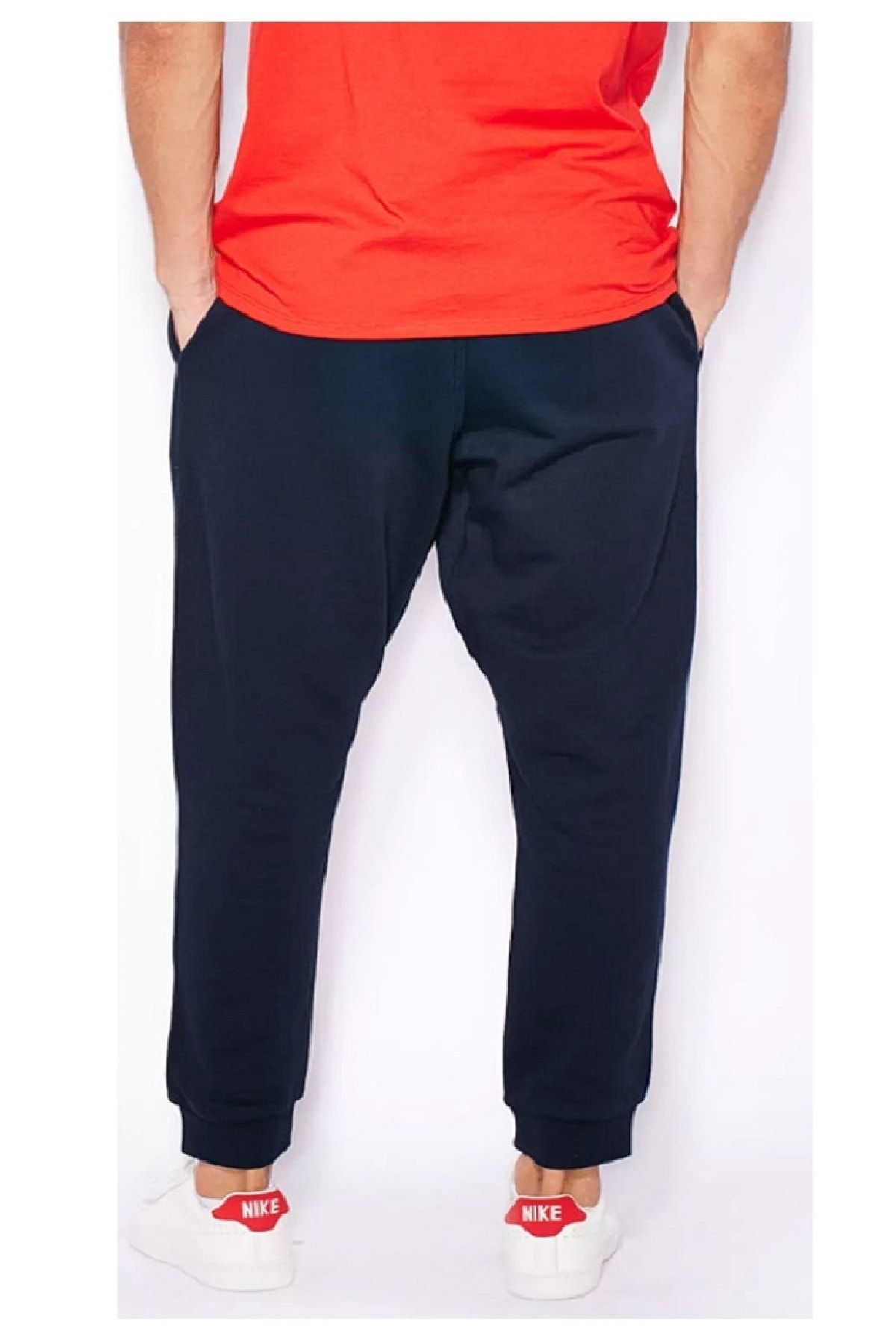 Nike cuffed club clearance jogger in navy