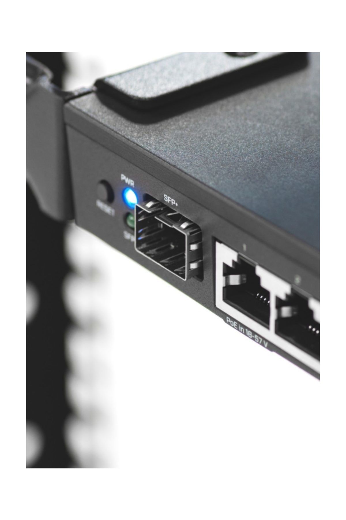 MIKROTIK Mikrotik Rb4011igs+rm 10xgbit Lan,1xsfp+ , L5, Lcd, 1u, Rack Mount Router / Firewall / Hotspot