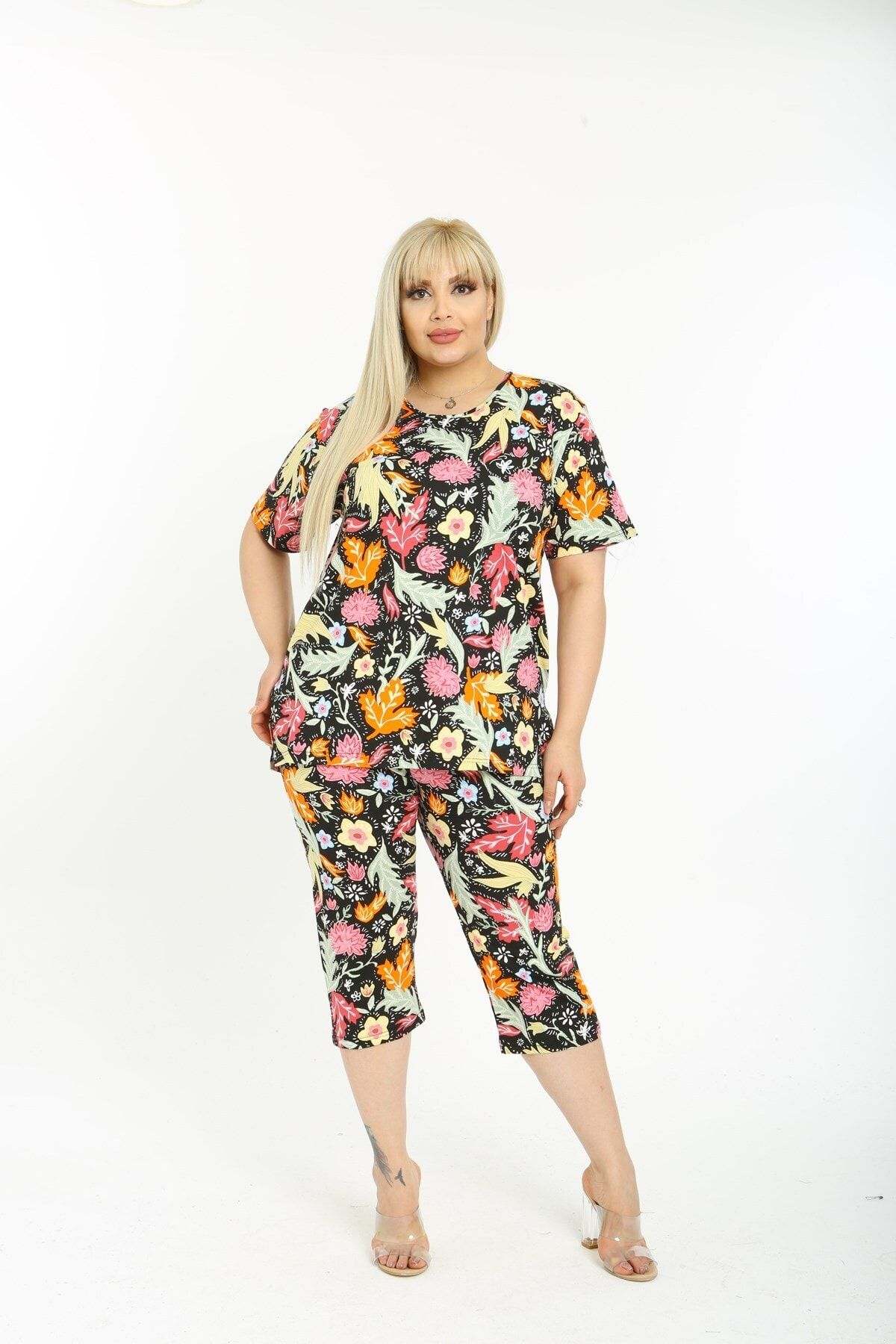 Dükkan Moda Kadın Renkli Çiçekli Büyük Beden Pijama Takımı