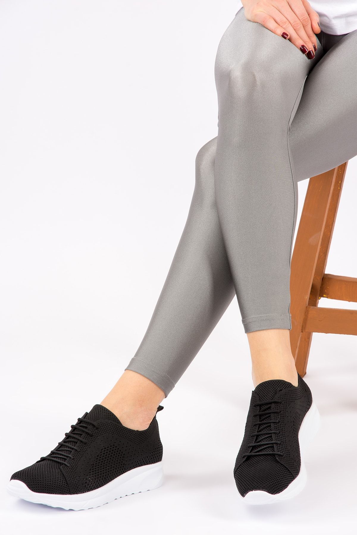 Fox Shoes Siyah Kadın Ayakkabı H242266304