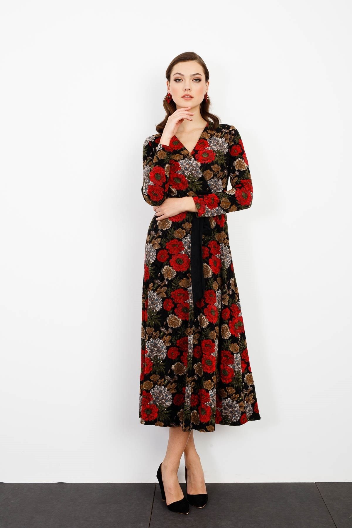 kirmizi moda ilgi kadin gunluk elbise modelleri fiyatlari trendyol