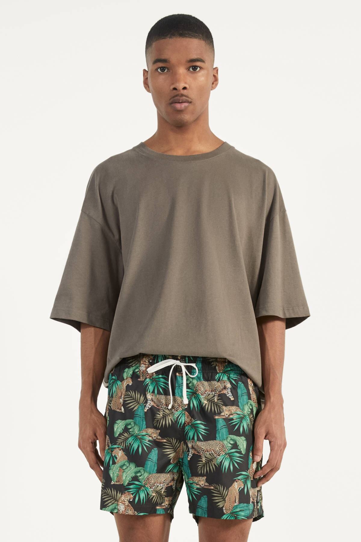 bershka erkek siyah cicek desenli deniz sortu 04223305 fiyati yorumlari trendyol