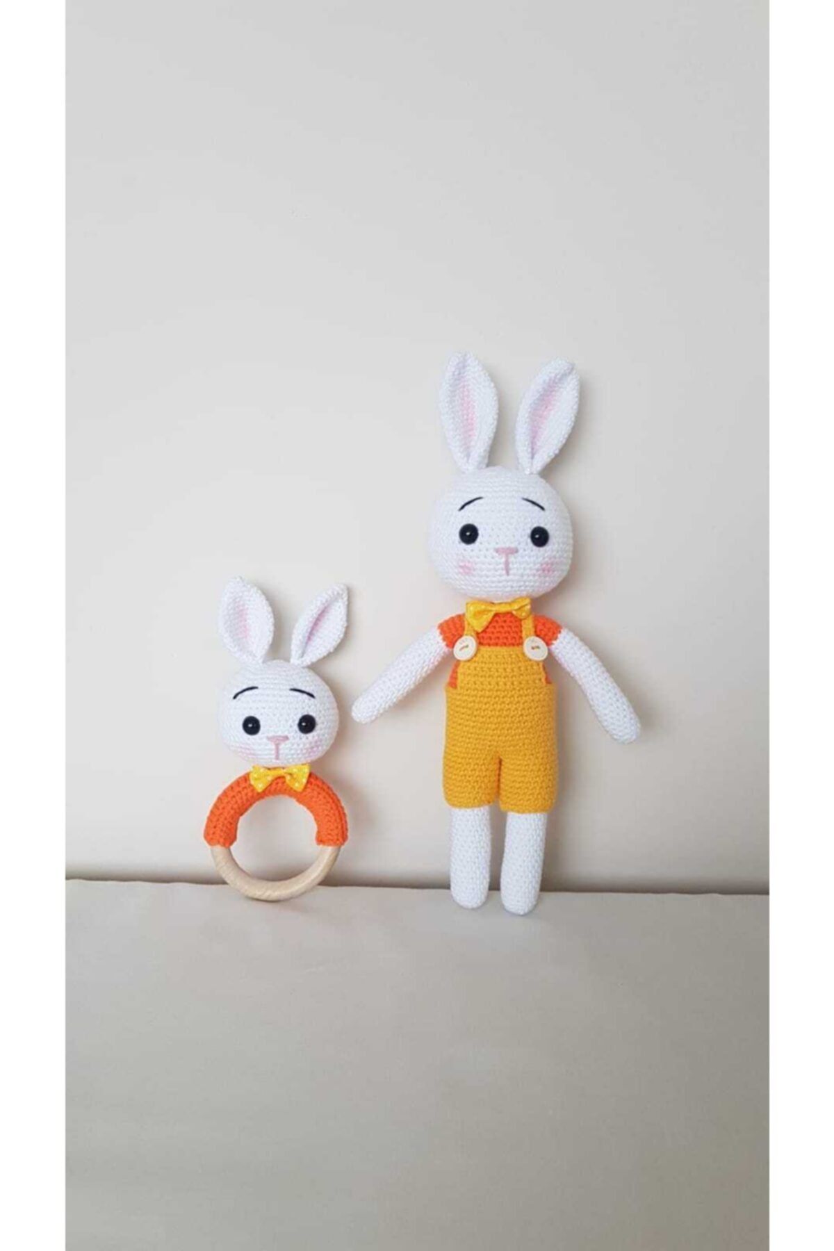 SERVİSİ GELSİN El Yapımı Organik Amigurumi Sarı Tavşan Ve Çıngırak Takımı
