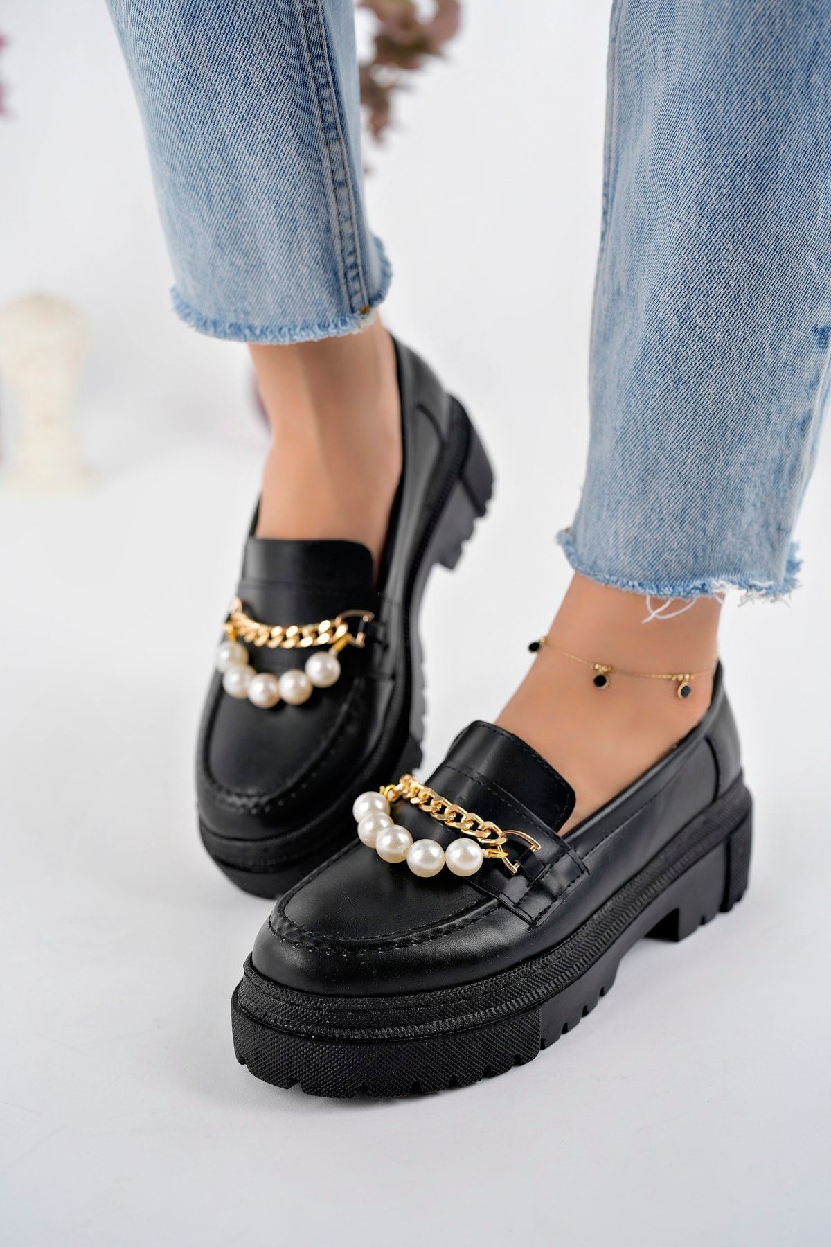 Loafers with cheap pearls