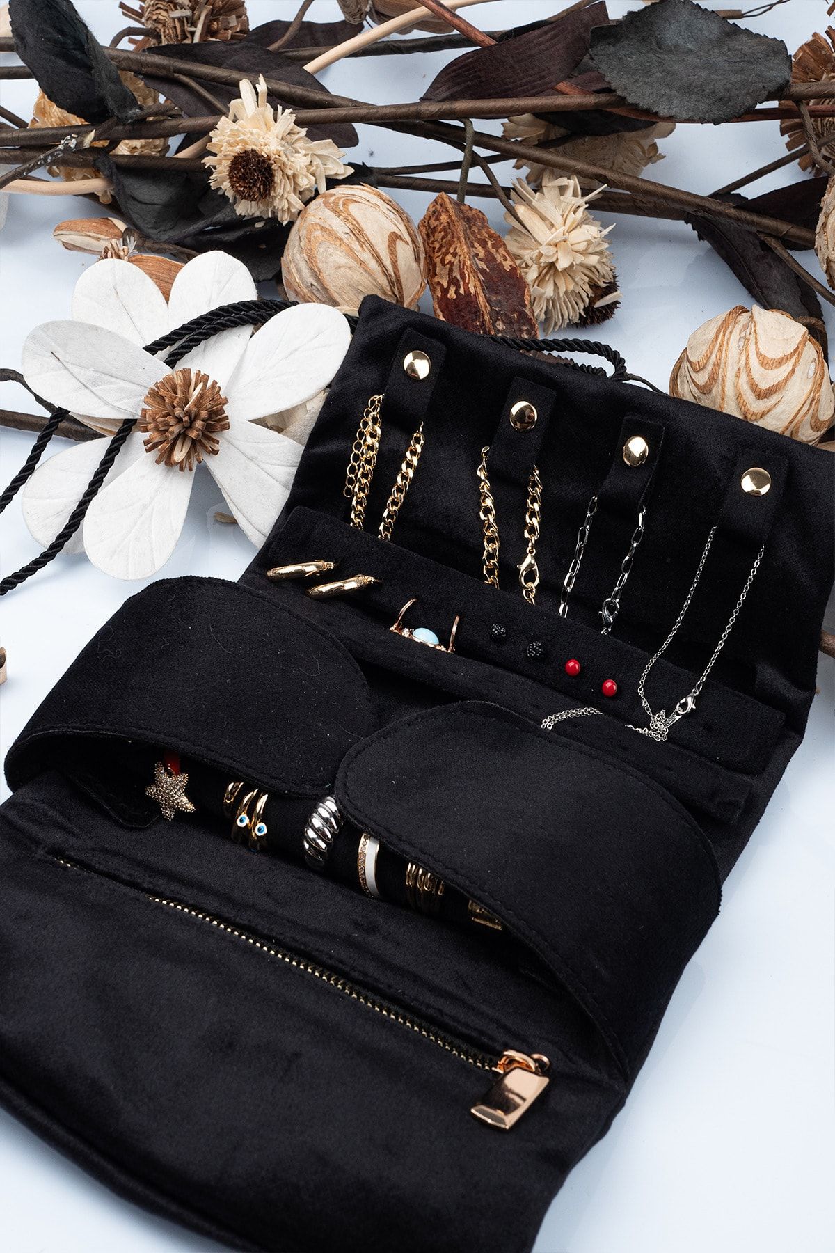 Roll up hot sale jewelry organizer