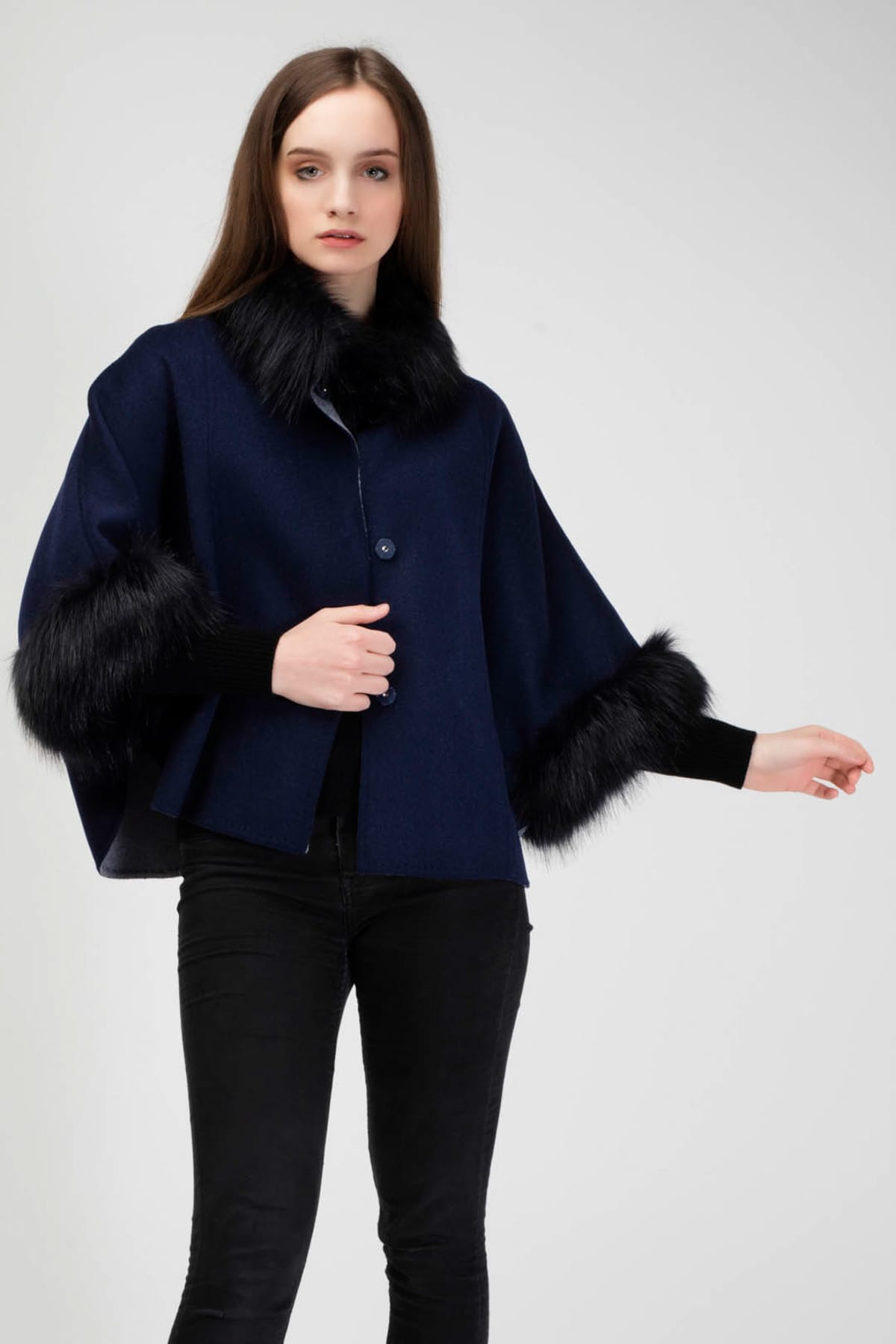 Silk and Cashmere Kadın Lacivert Gri Kaşmir Karışımlı Minnie Suni Kürk Detaylı Pelerin B191C314001126