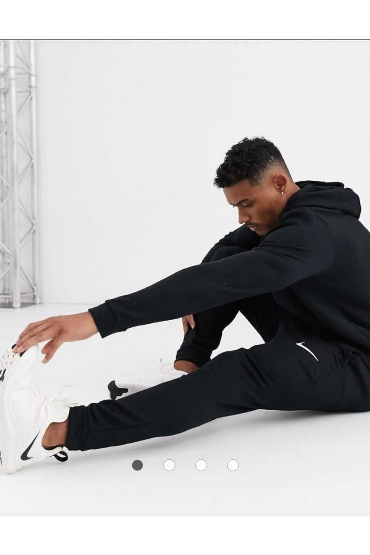 Nike Dry Dri FIT Men s Fitness Sweatpants Made of Fleece Fabric