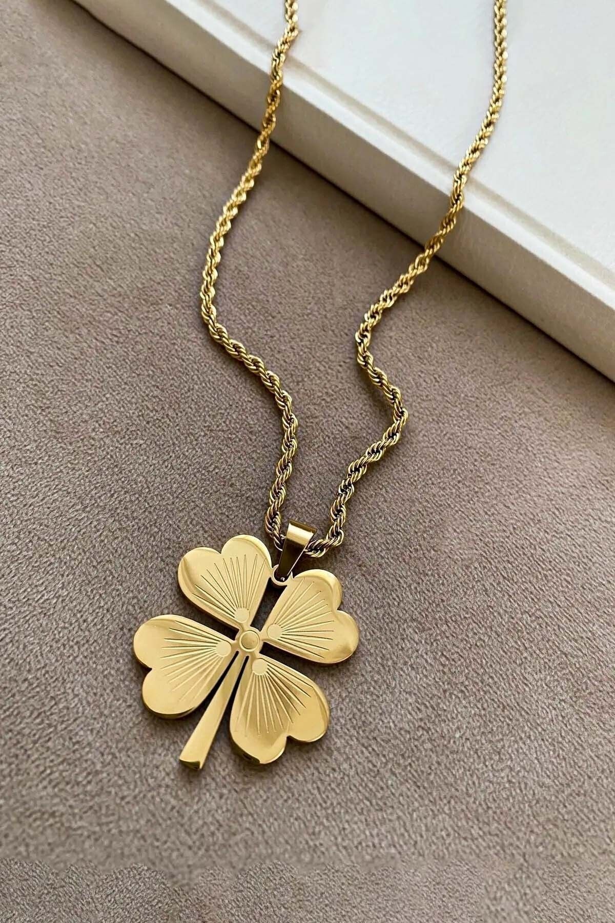 Long pendant hotsell