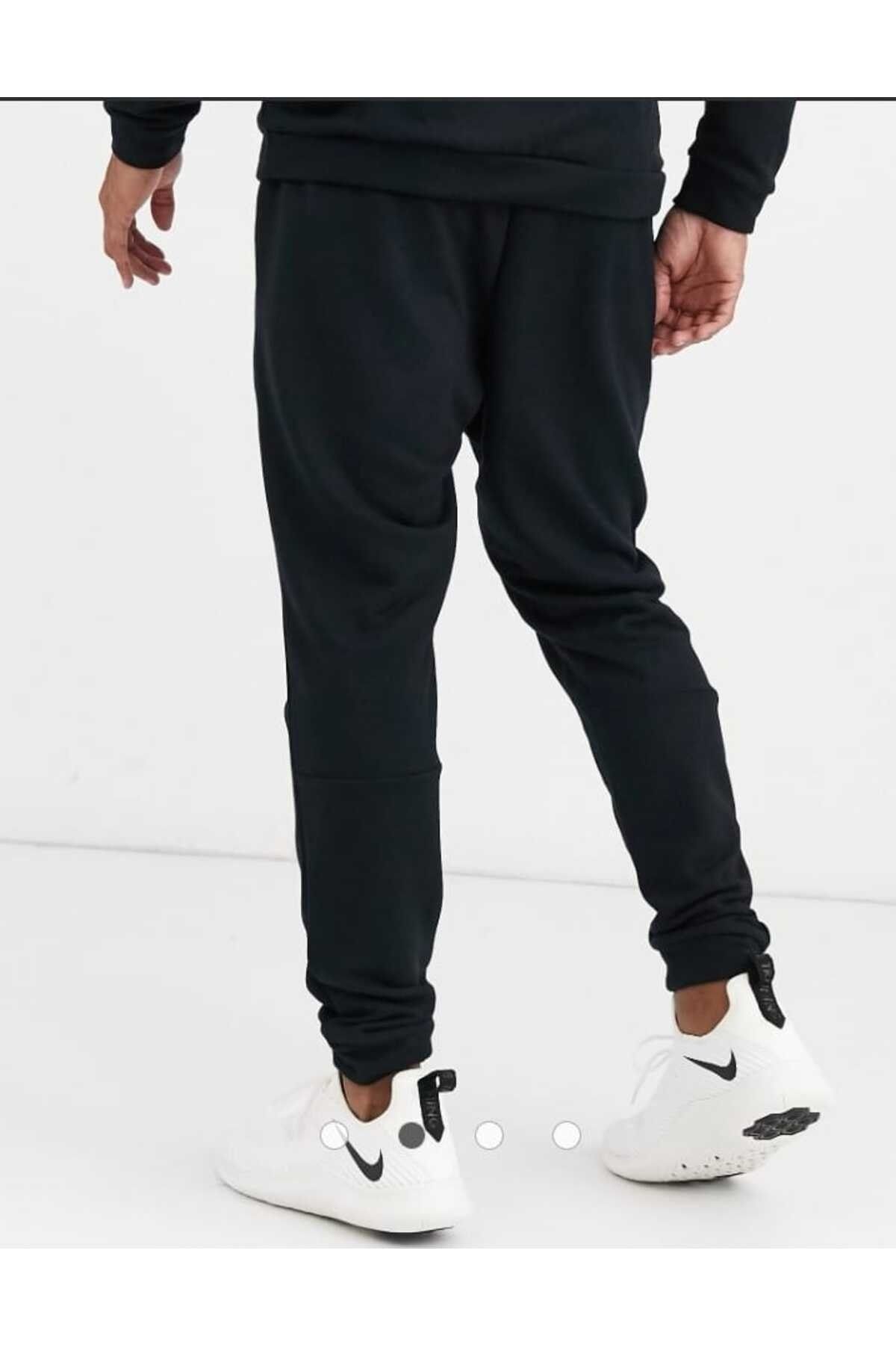 Nike Dry Dri FIT Men s Fitness Sweatpants Made of Fleece Fabric