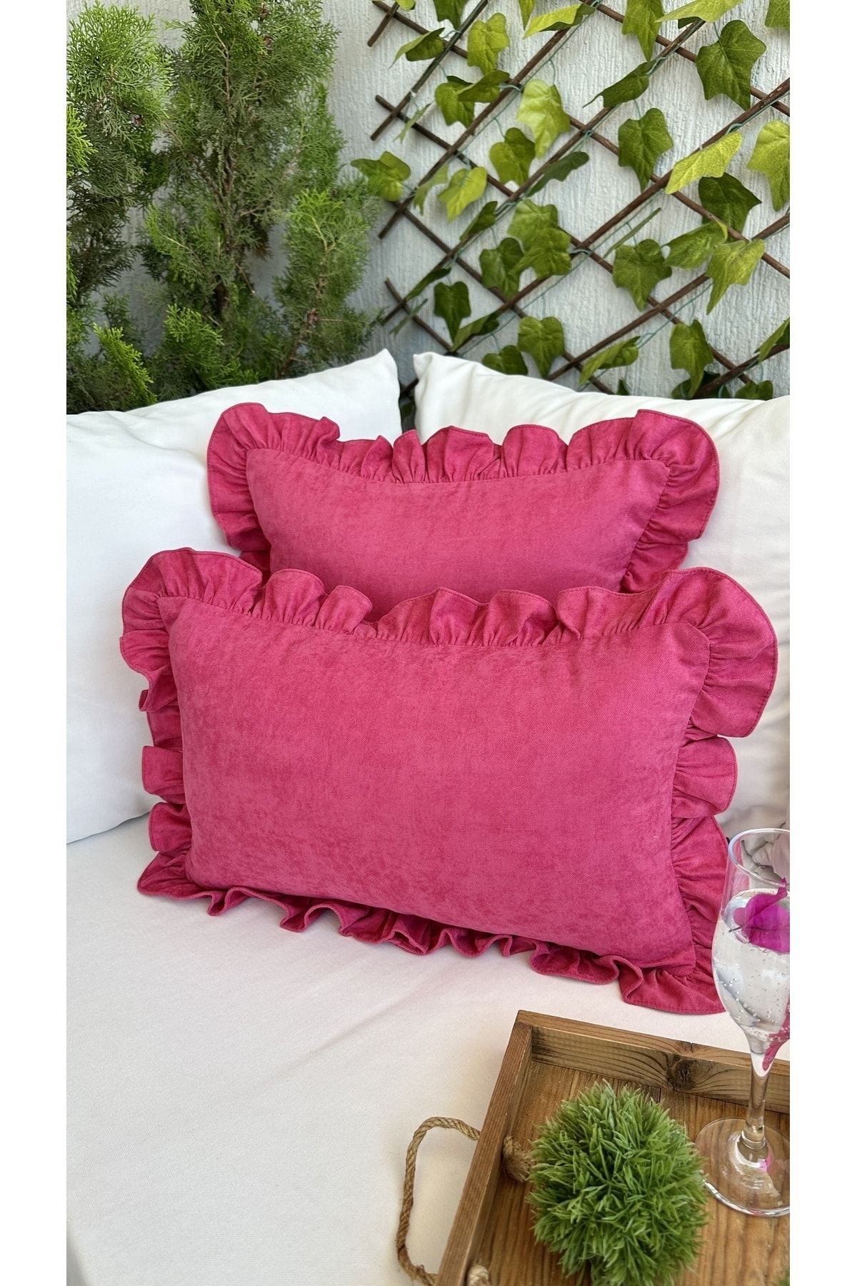 Pillow cover with online frill