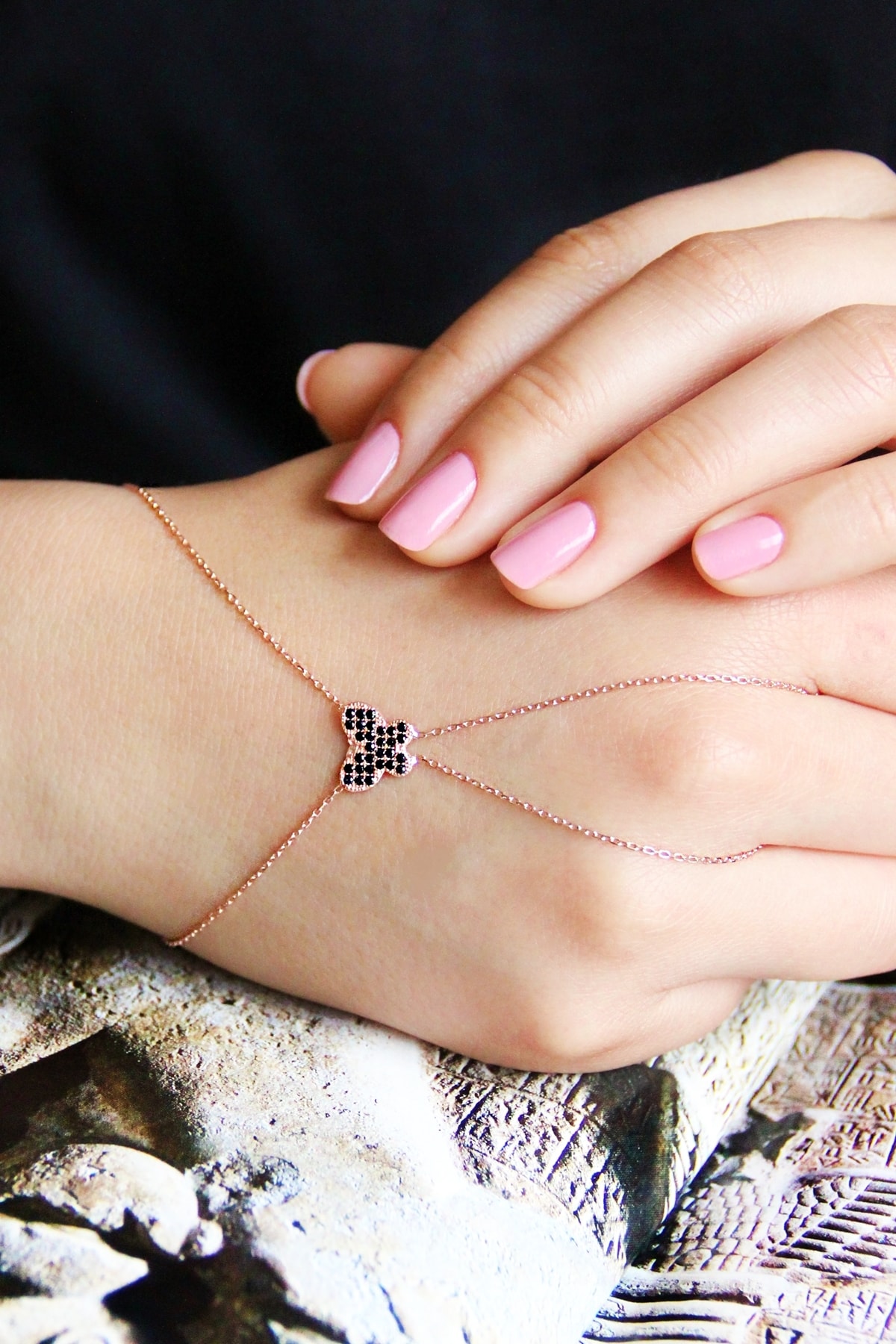 Argentum Concept Siyah Taşlı Kelebek Motifli Gümüş Şahmeran