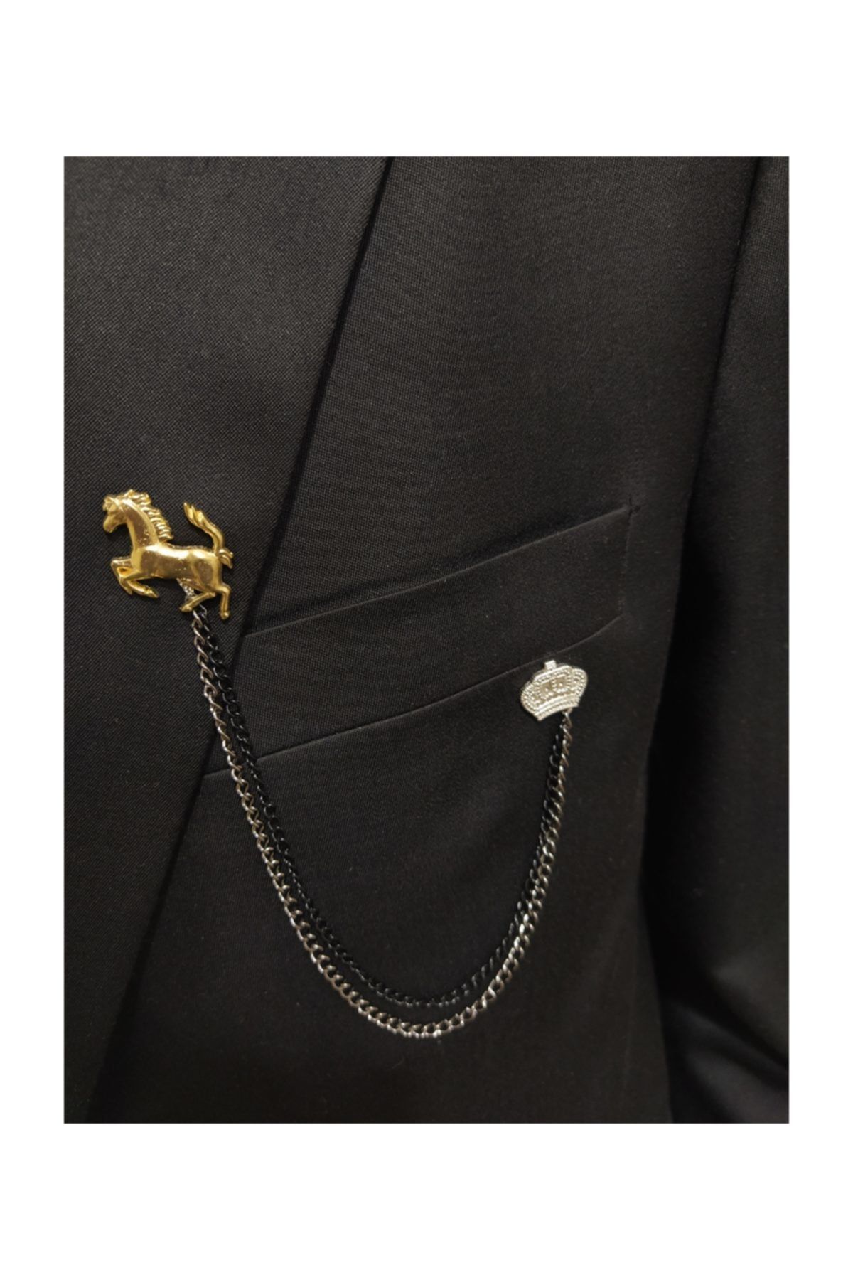 Elegante Cravatte At Figürlü Zincirli Ceket Yaka Iğnesi