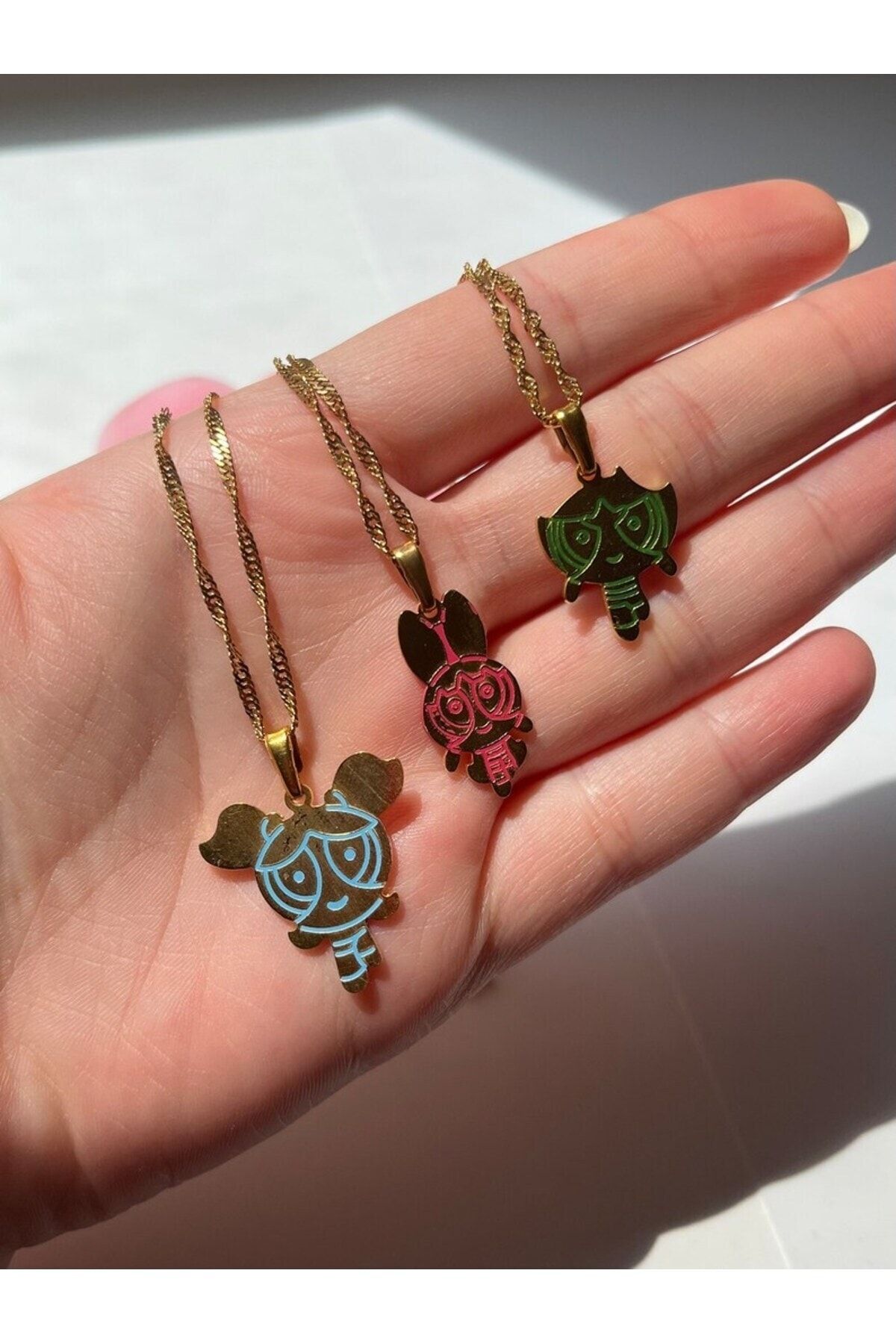 3 outlet pendant necklace