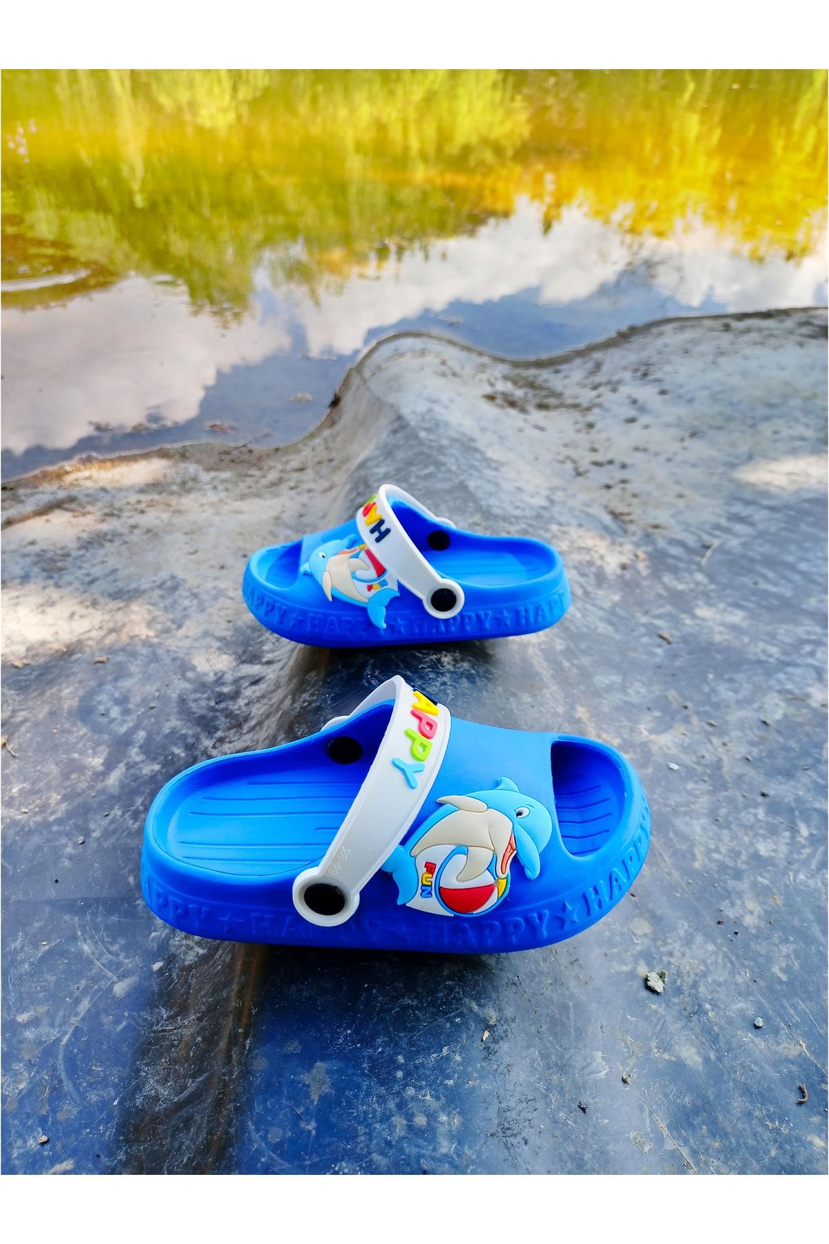 Boy slippers discount with rubber sole