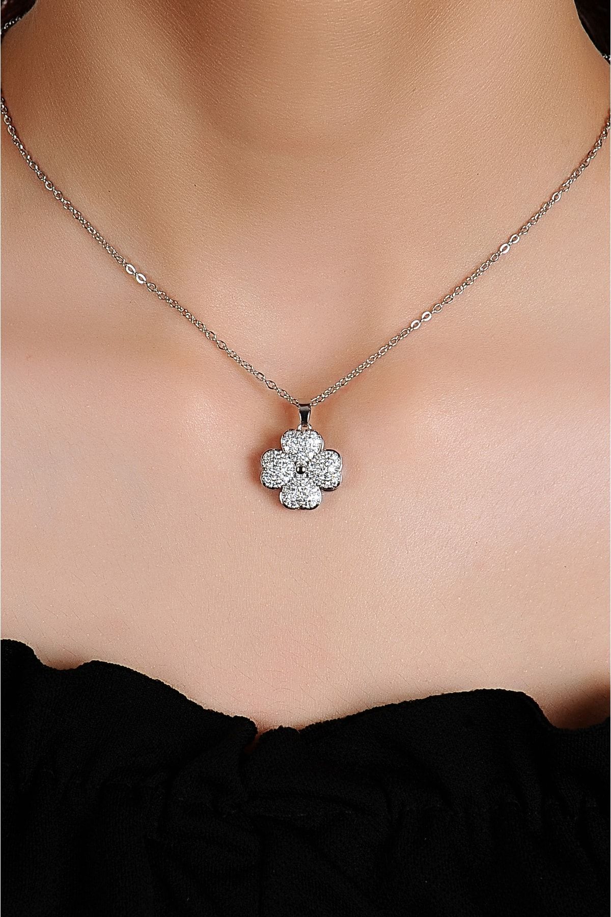 Jewelry with clover designs store