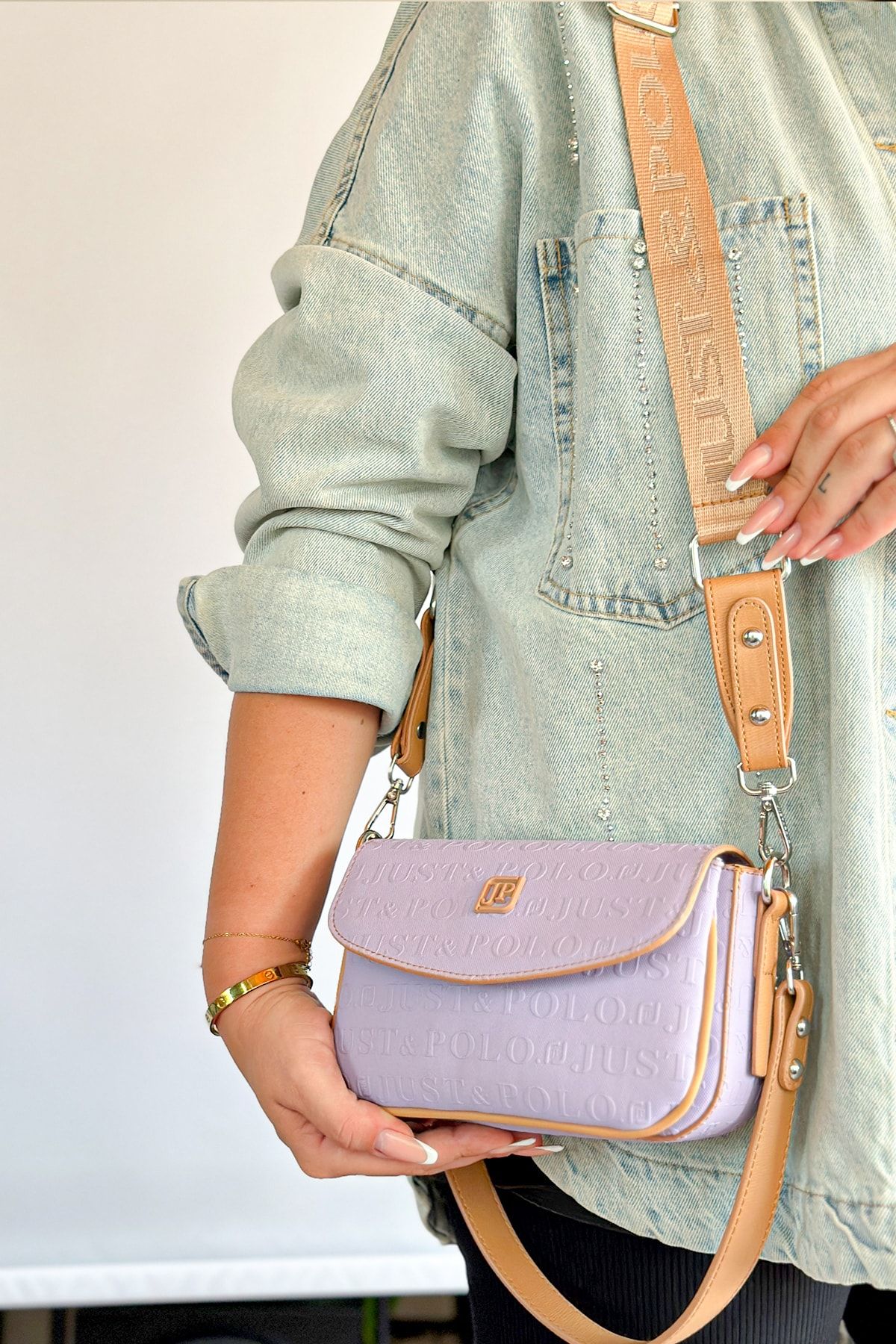 Dooney & bourke beacon clearance saddle crossbody