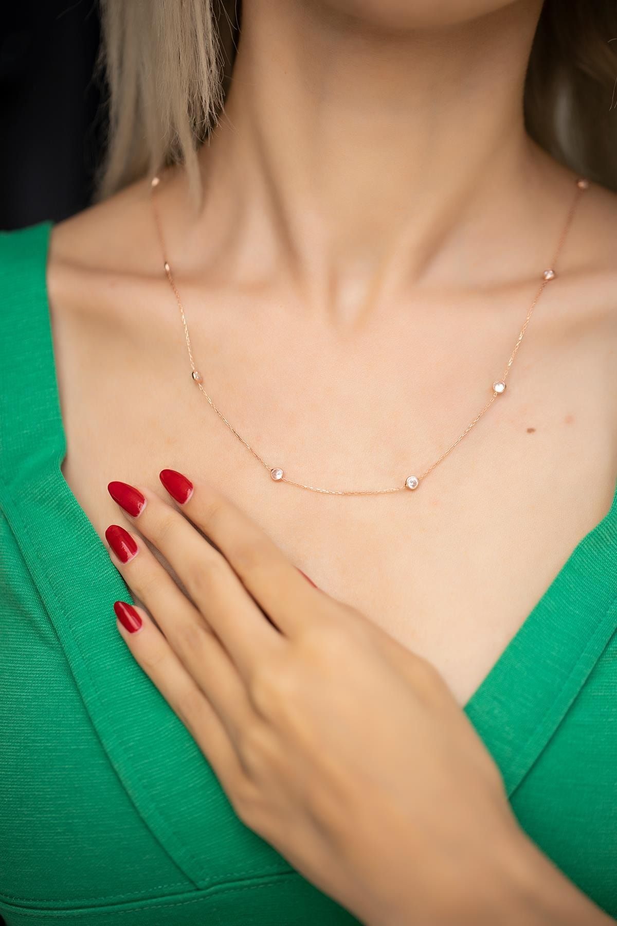 İzla Design Kadın Zirkon Taşlı Rose Kaplama Gümüş Kolye İZLASLVR00497