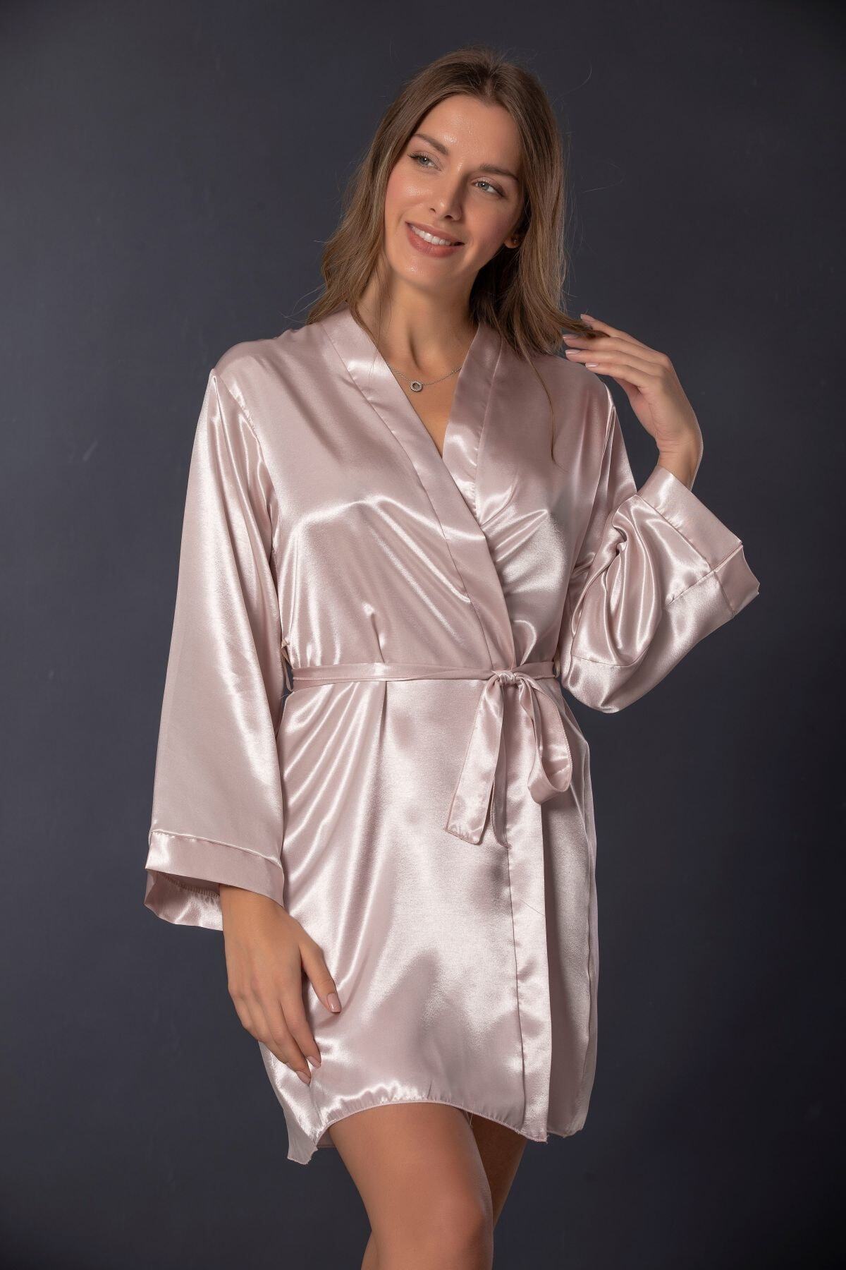 Siyah İnci Kadın Pudra Bride Yazılı Saten Sabahlık