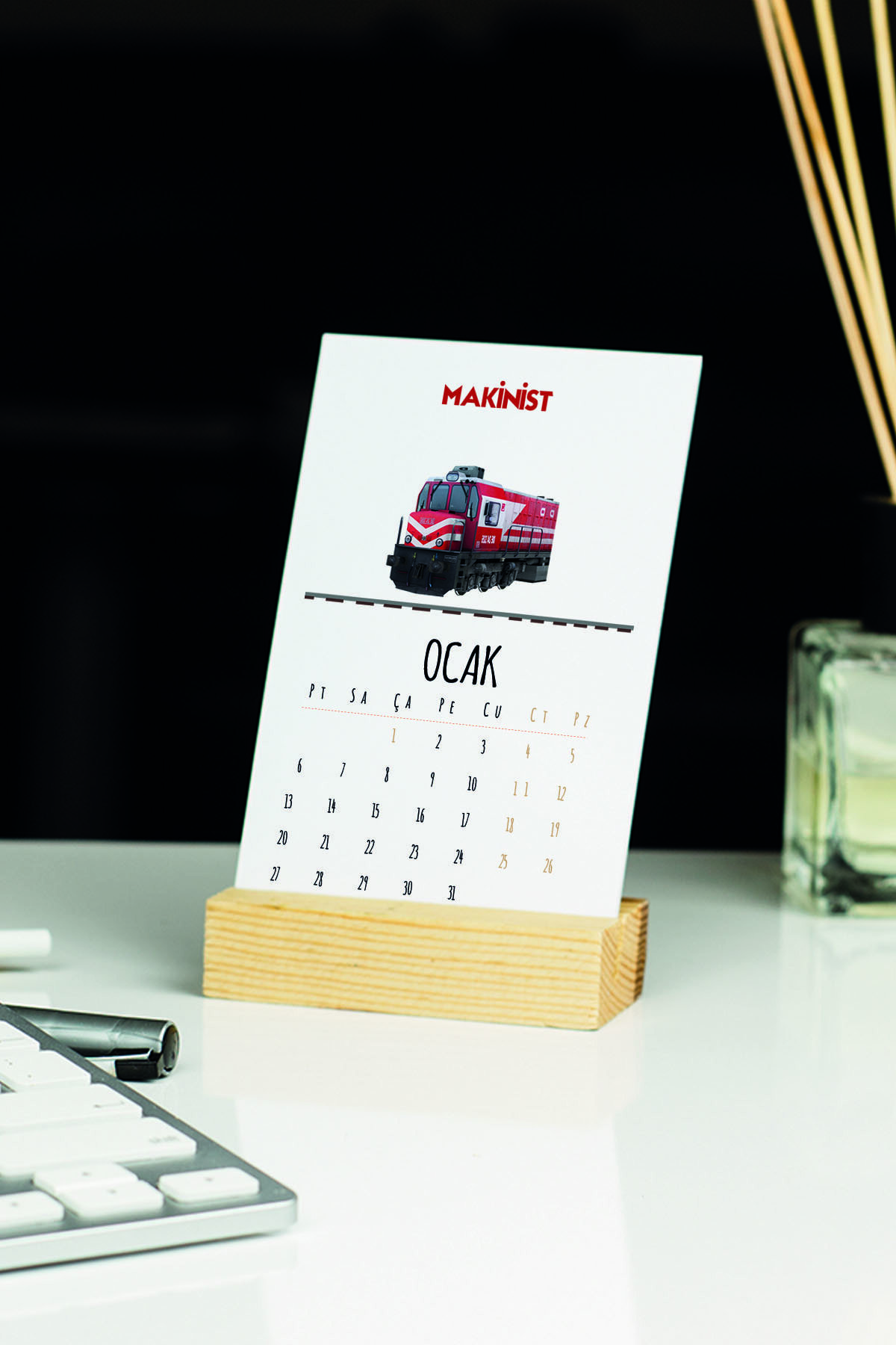 Hediyelen 2022 Makinist Masa Takvimi