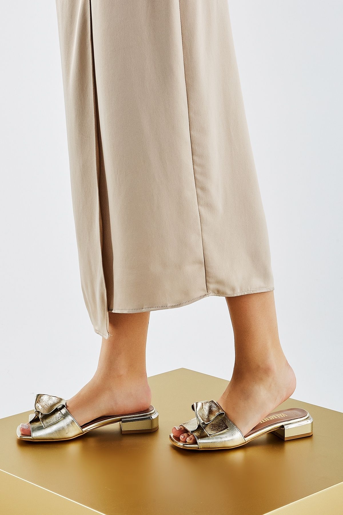 Valmenti Allison Women s Gold Leather Slippers Trendyol