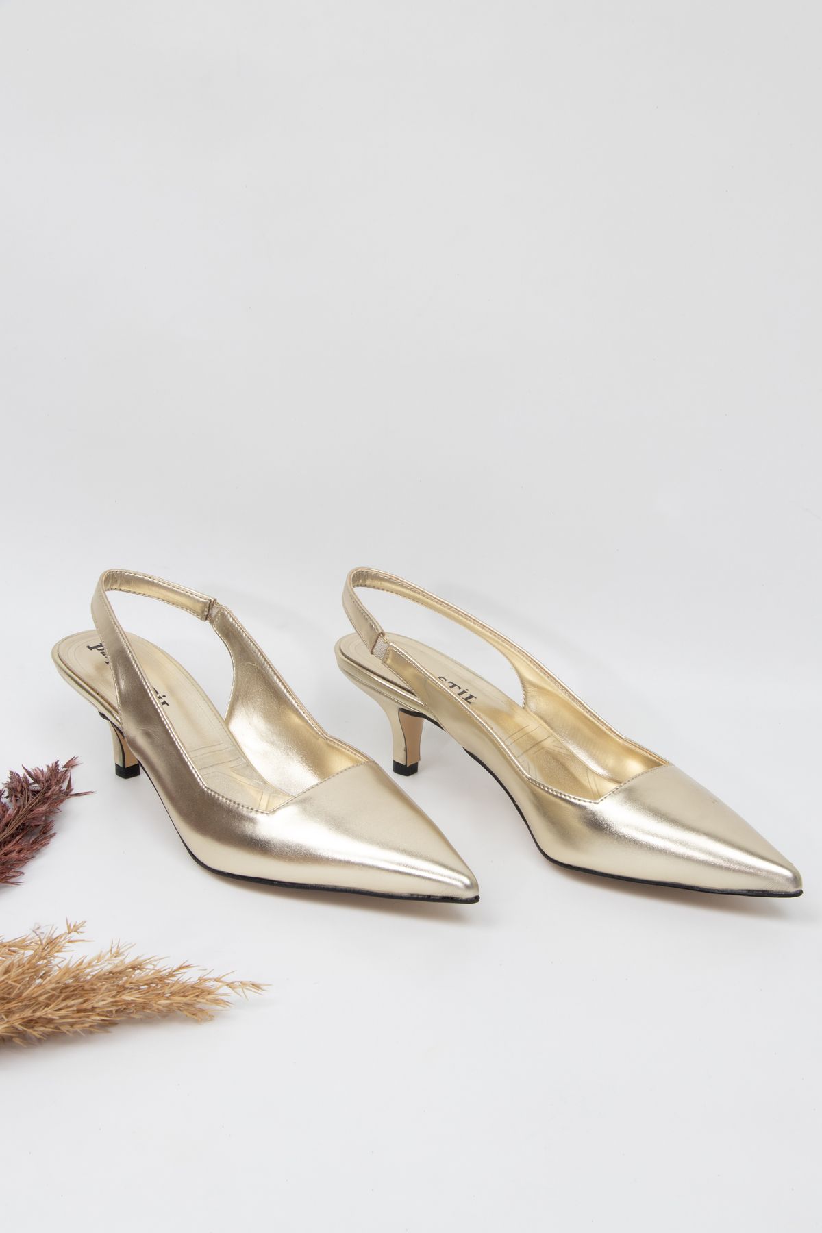 Golden yellow deals heels