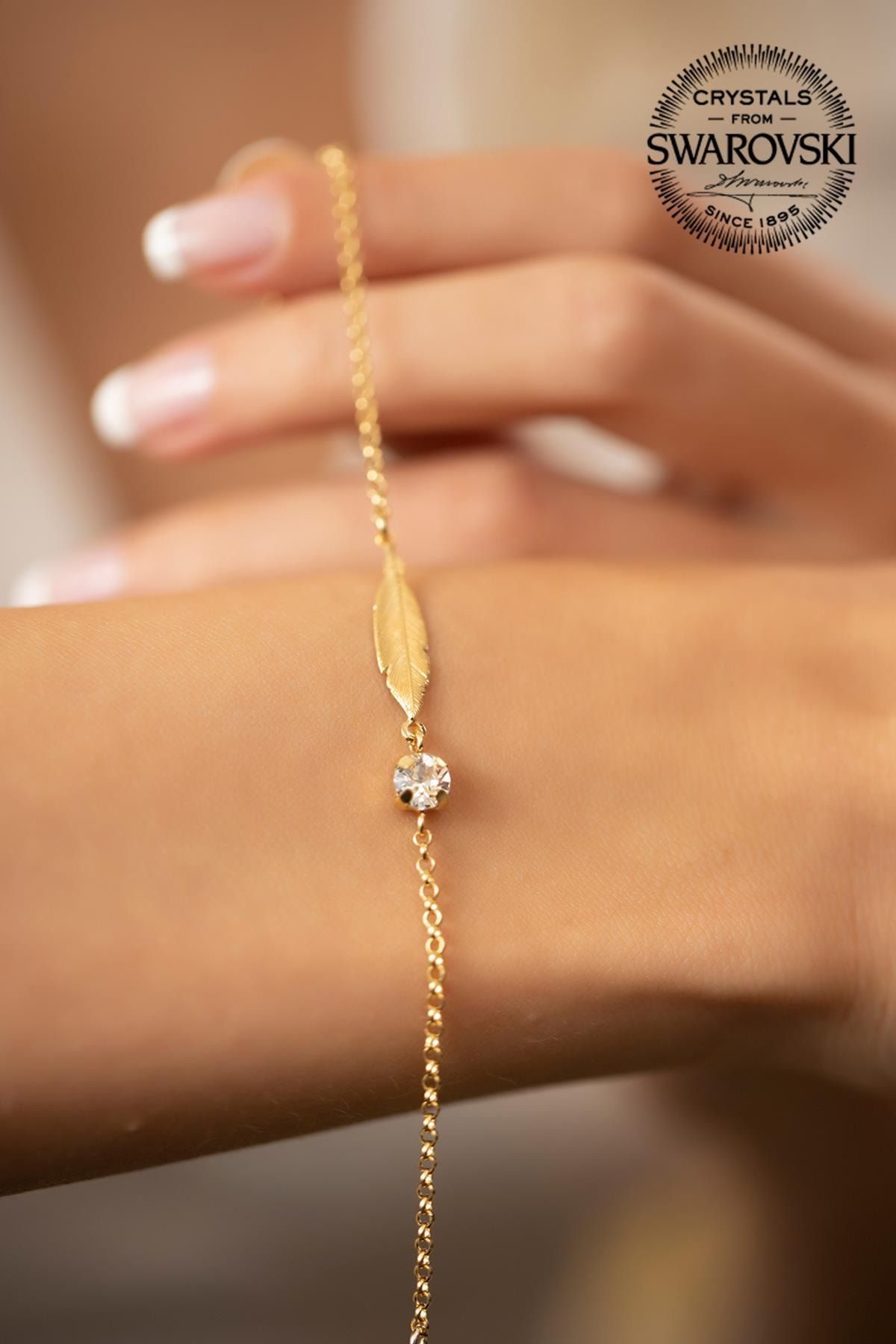 Ninova Silver Kadın Swarovski Taşlı Yaprak ve Tek Taş Model Altın Kaplama Gümüş Bileklik PKT-SBS0474