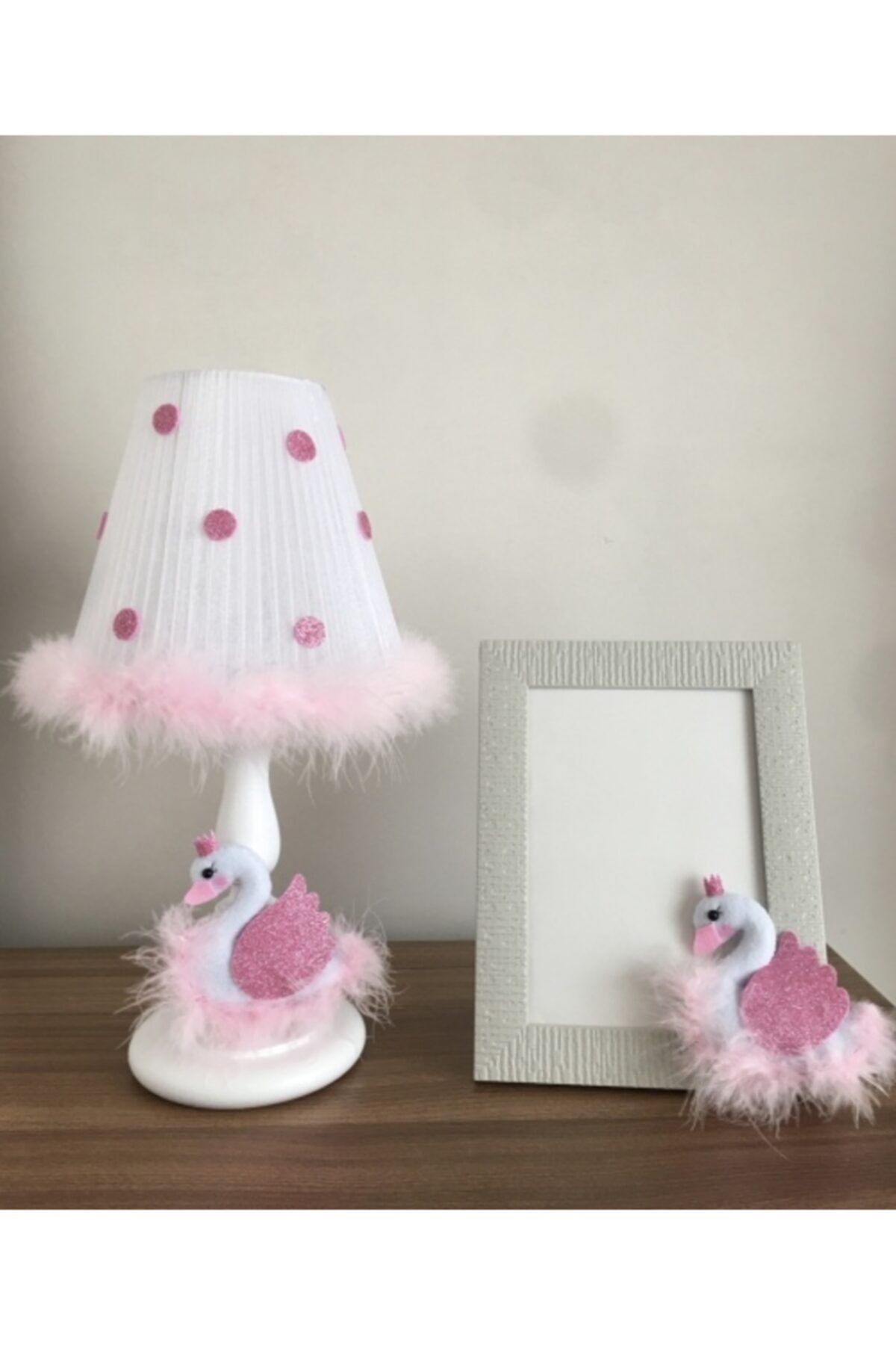 Keçeli parti hayalleri Pembe Bebek Çocuk Odası Abajur ve Çerçeve Kuğu