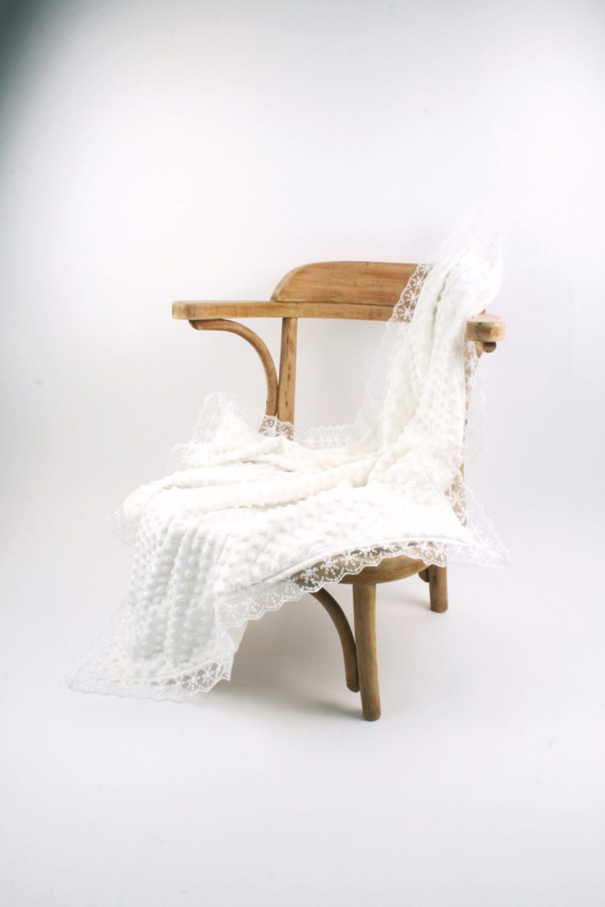 eklesepete Kenarları Dantelli Içi Penyeli Nohut Desenli Bebek Battaniyesi