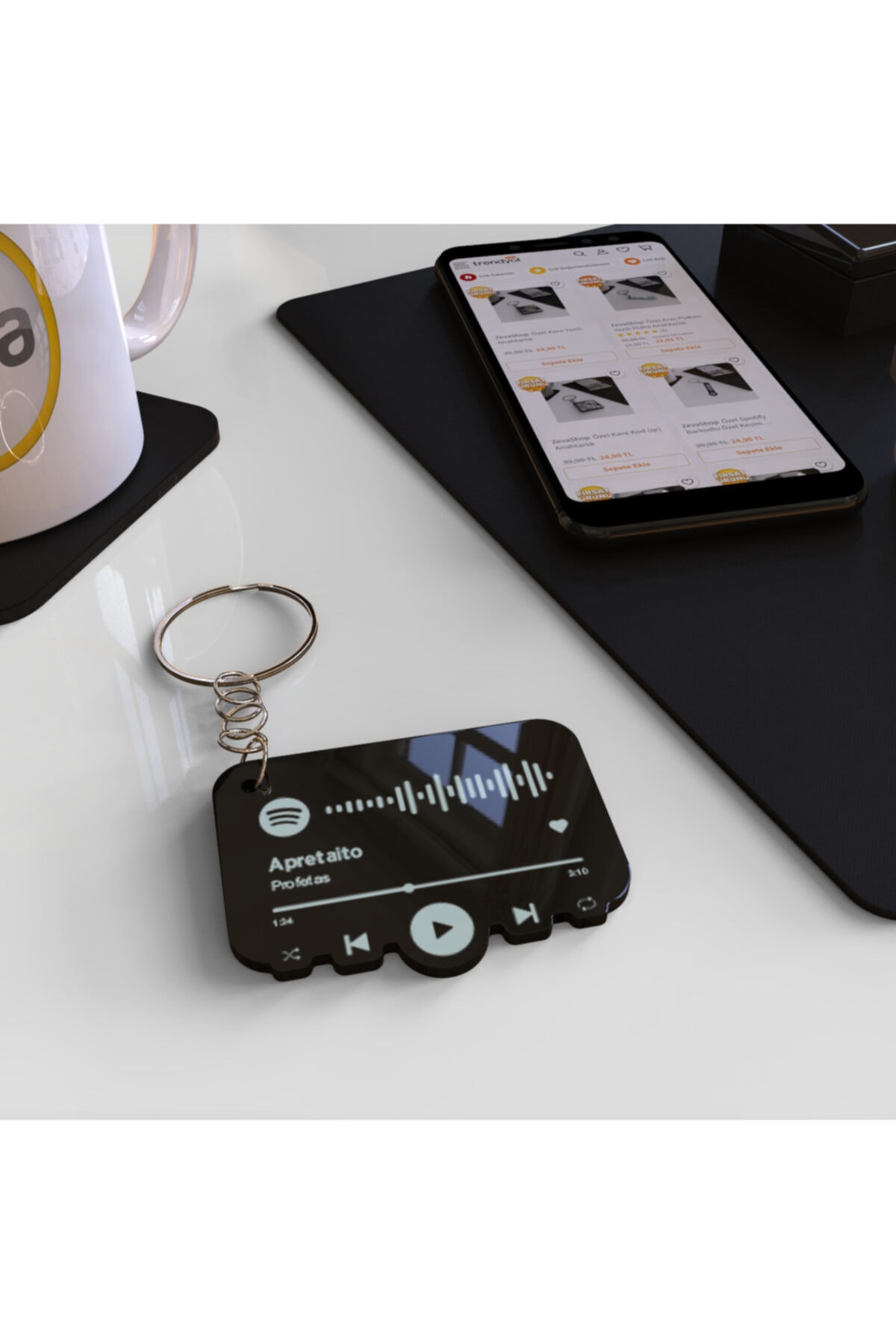 ZevaShop Özel Spotify Barkodlu Ve Player Görünümlü Özel Kesim Anahtarlık