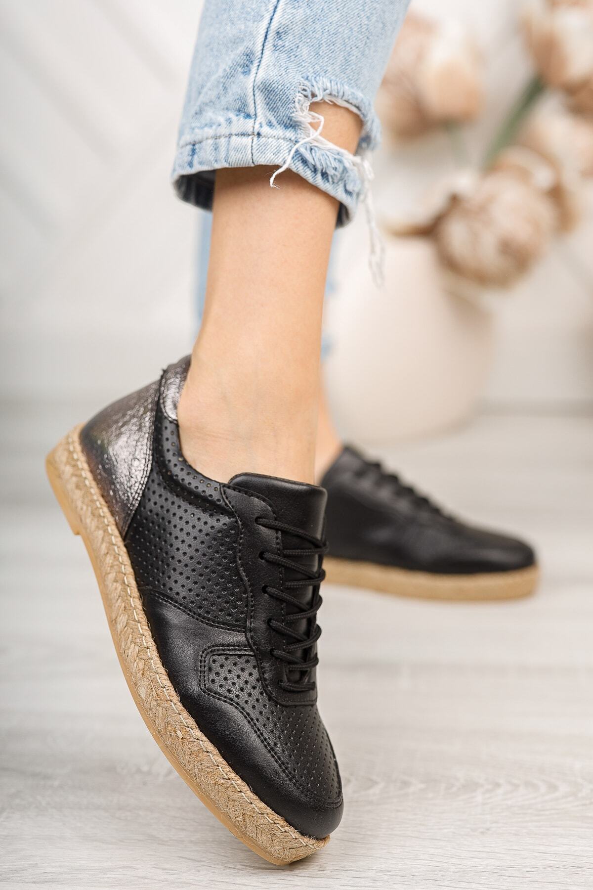 angel shoes Kadın Siyah Cilt Yuri Sargı Taban Bağcıklı Ayakkabı