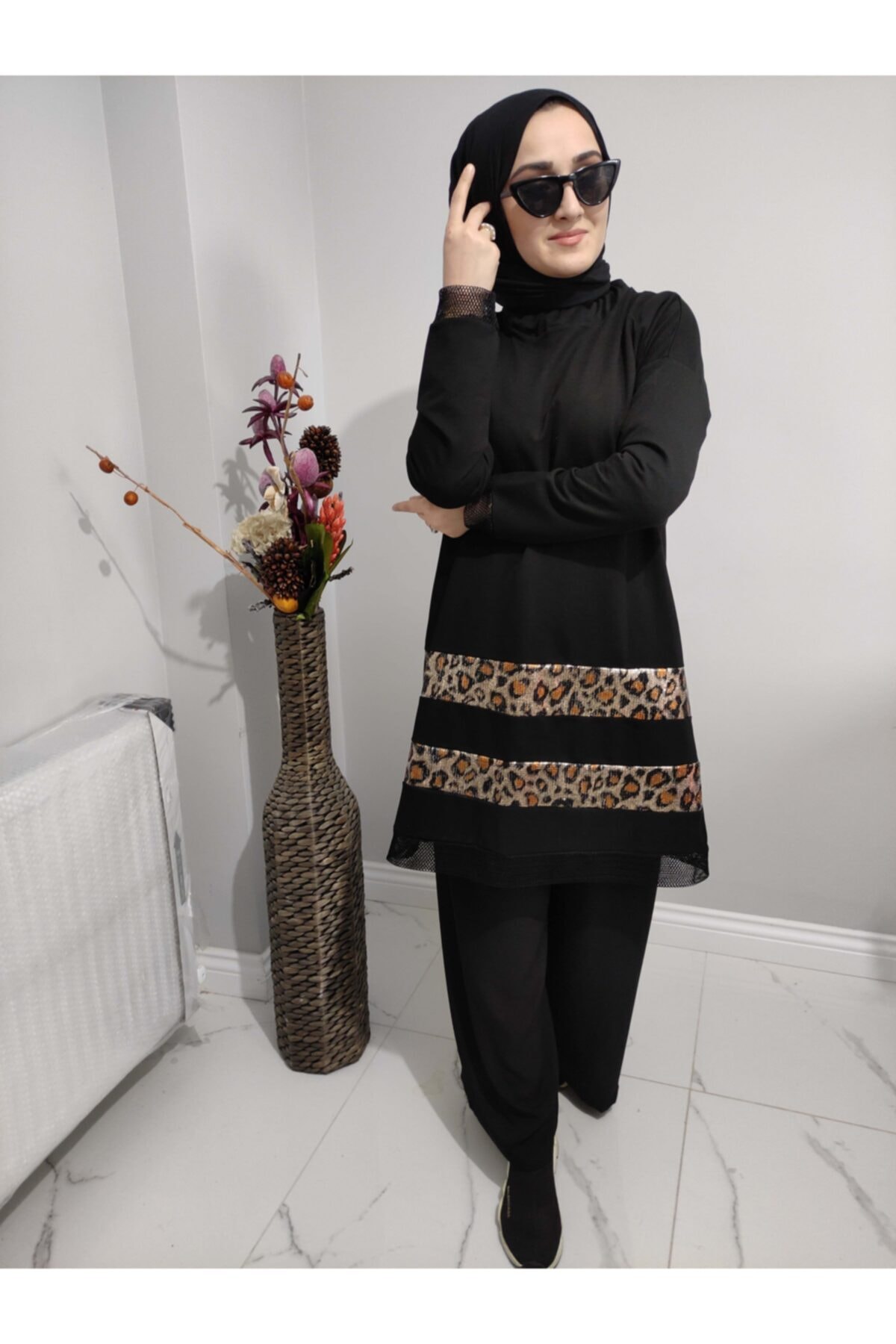 AYSUN AYDEMİR Leopar Payet Şerit Detaylı 2 Li Takım Tesettür Eşofman Takımı